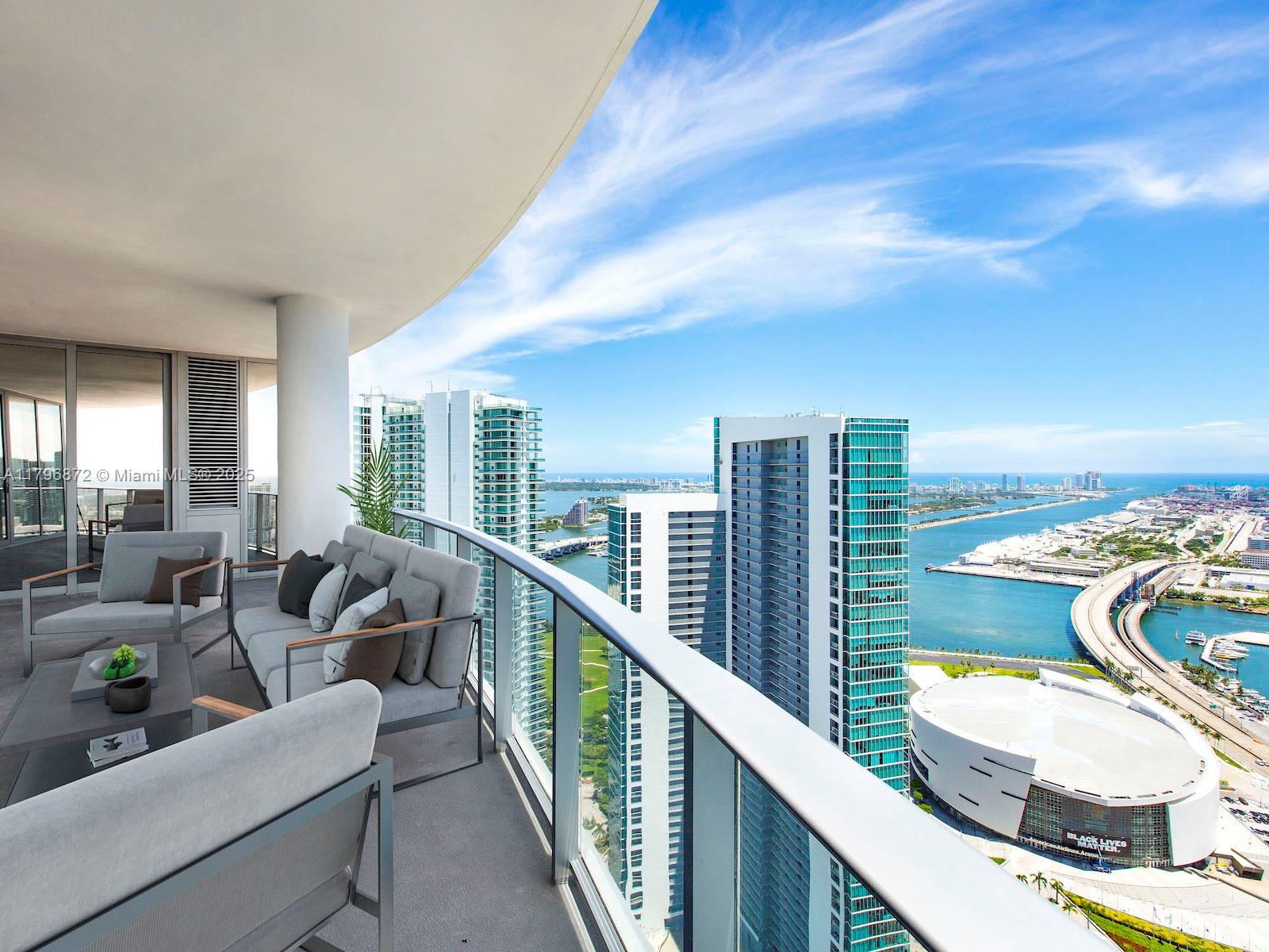 PARAMOUNT MIAMI WORLDCENT - Residential