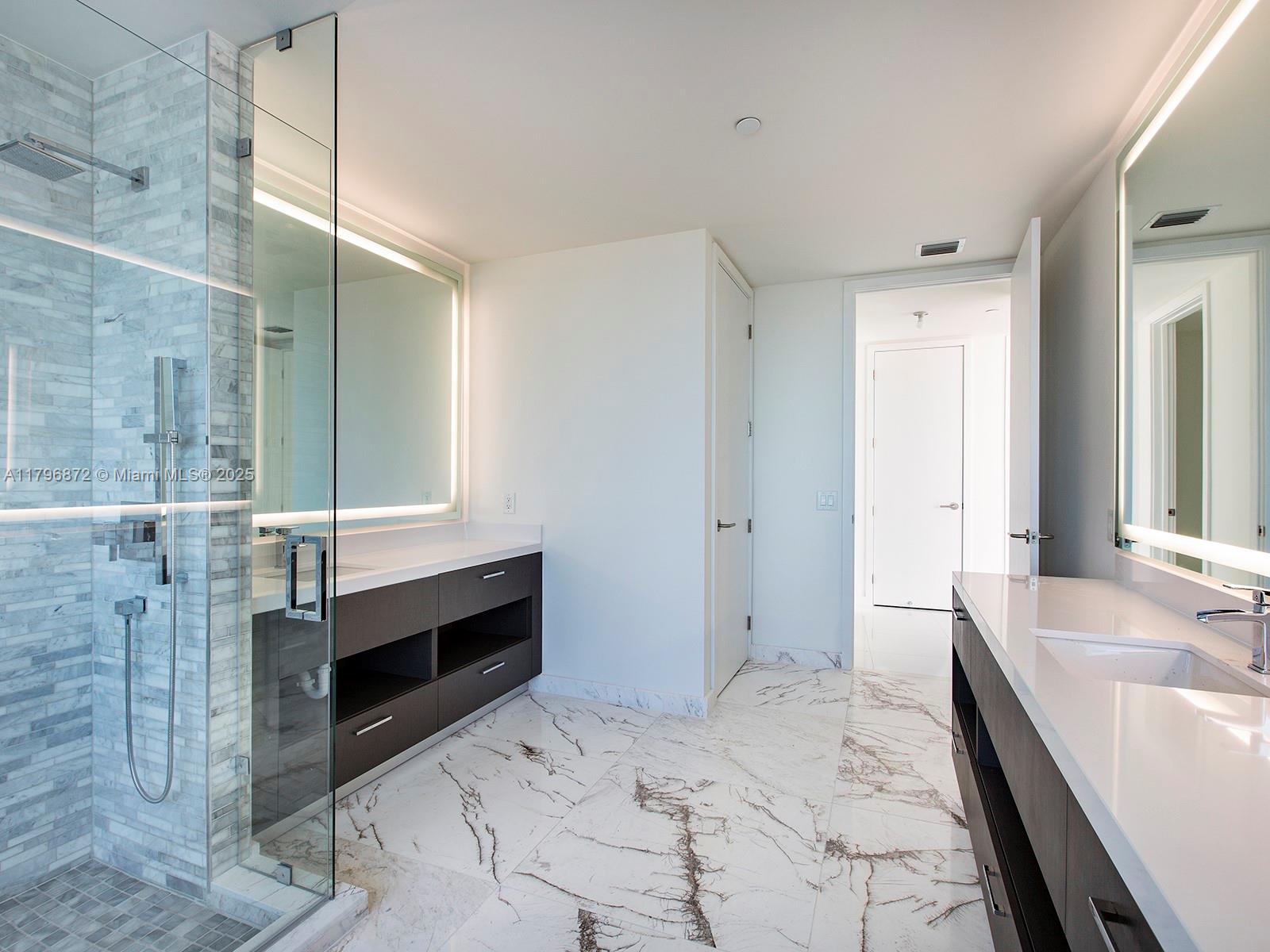 PARAMOUNT MIAMI WORLDCENT - Residential