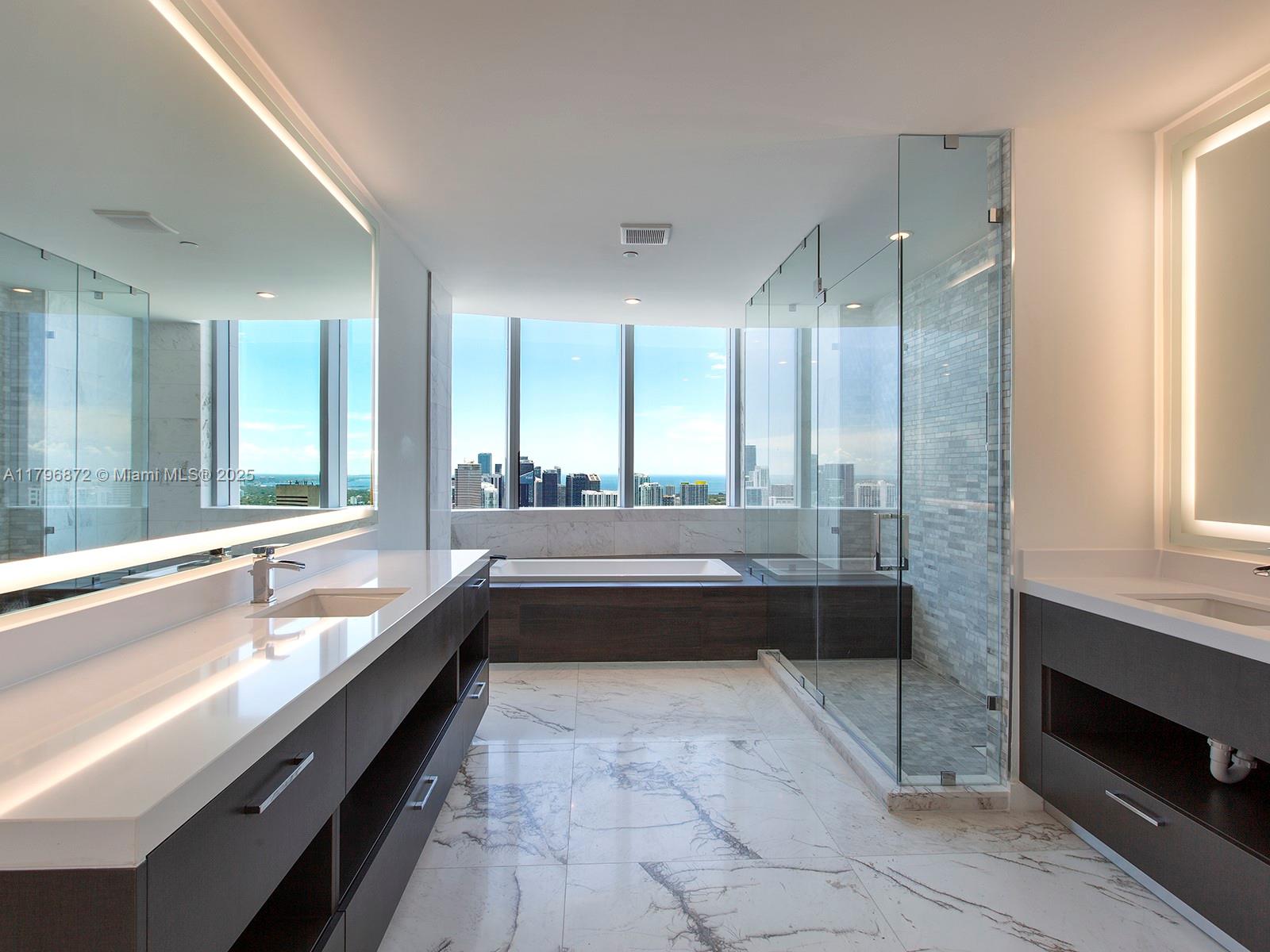 PARAMOUNT MIAMI WORLDCENT - Residential