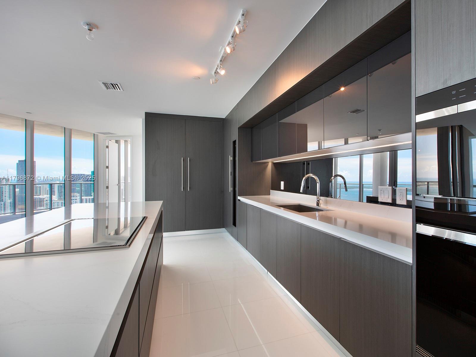 PARAMOUNT MIAMI WORLDCENT - Residential