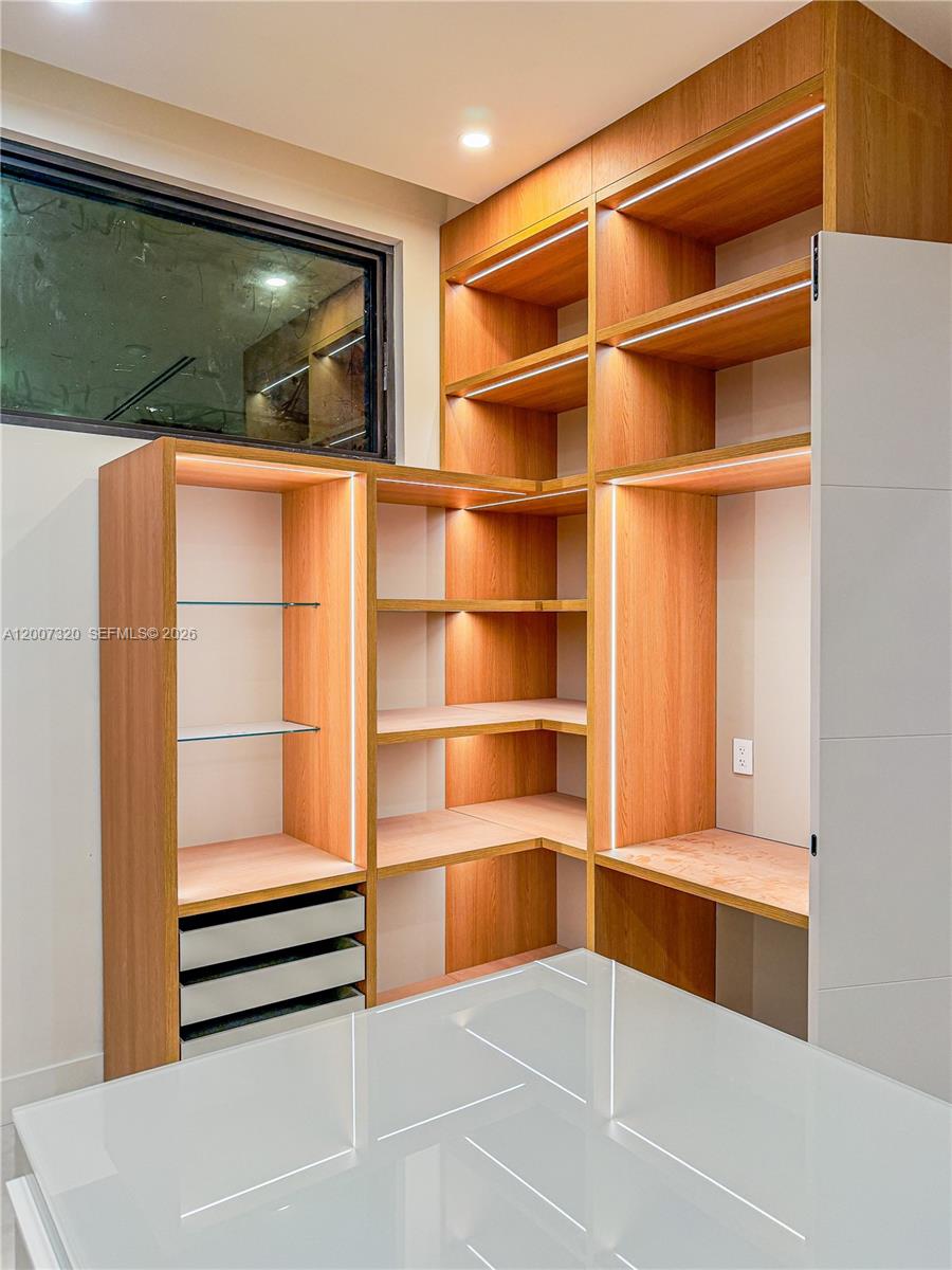 BAY RIDGE ESTS - Residential