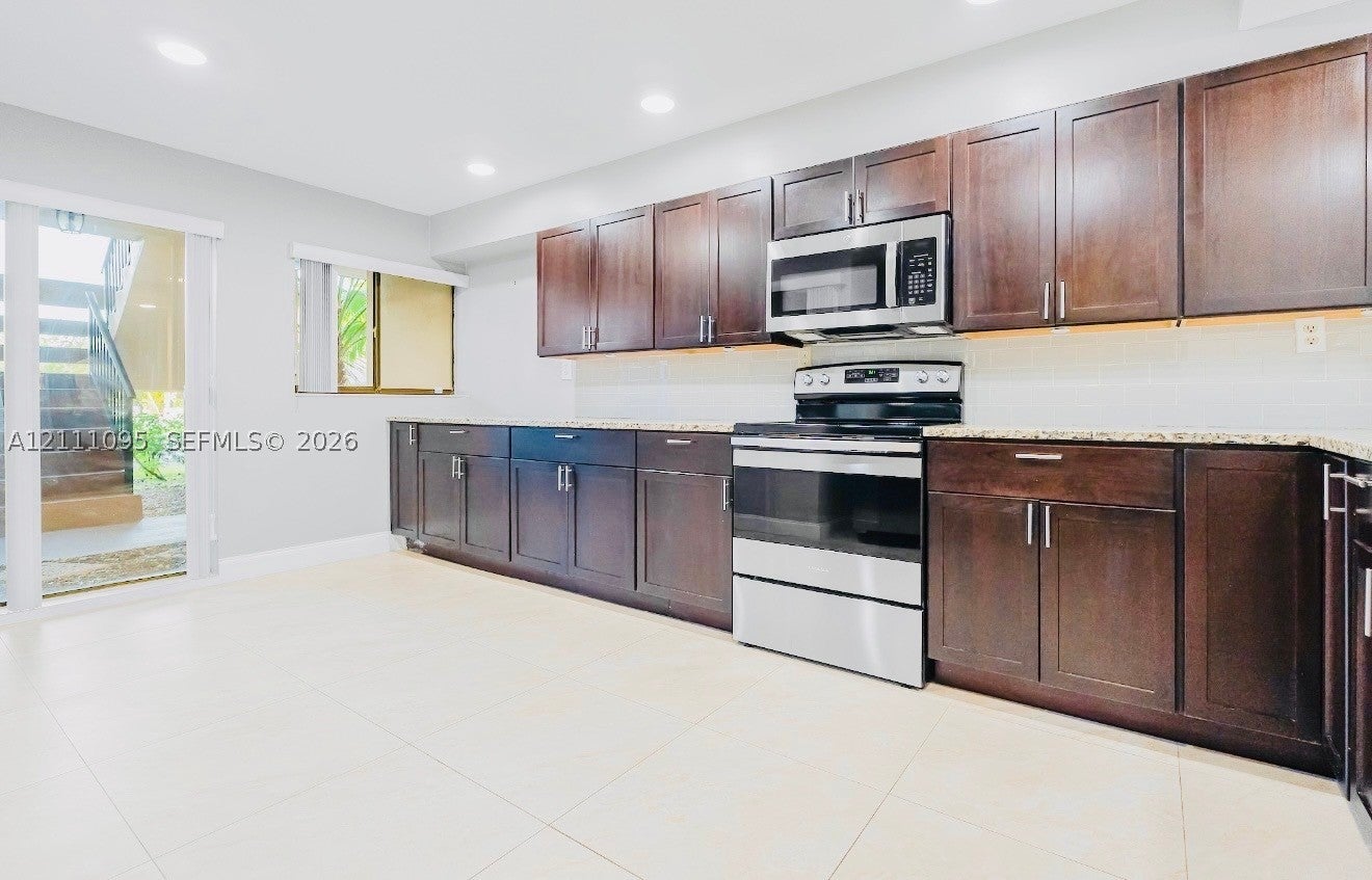 120 SW 96th Ter 104, Plantation FL 33324
