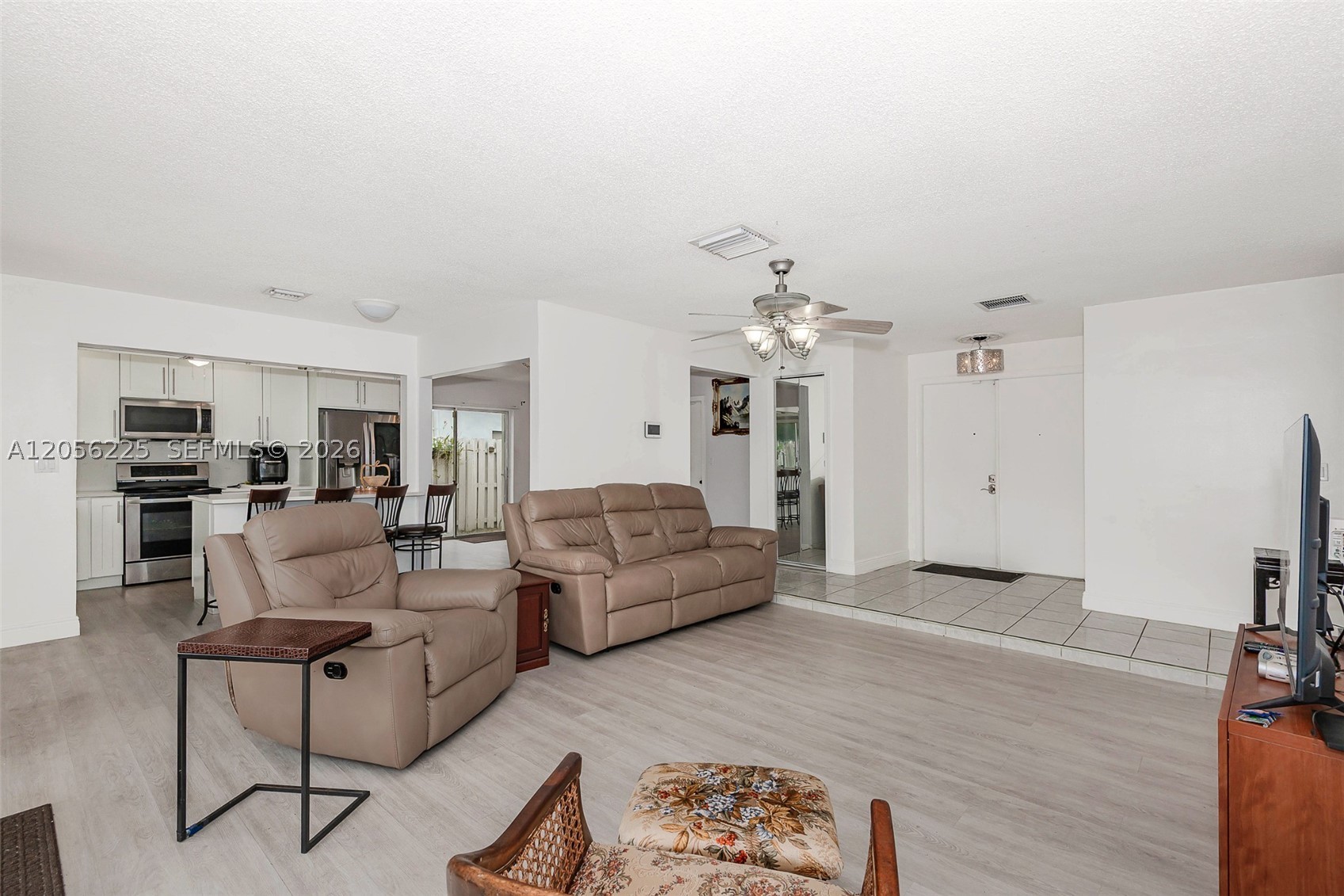 8210 NW 68th Ter