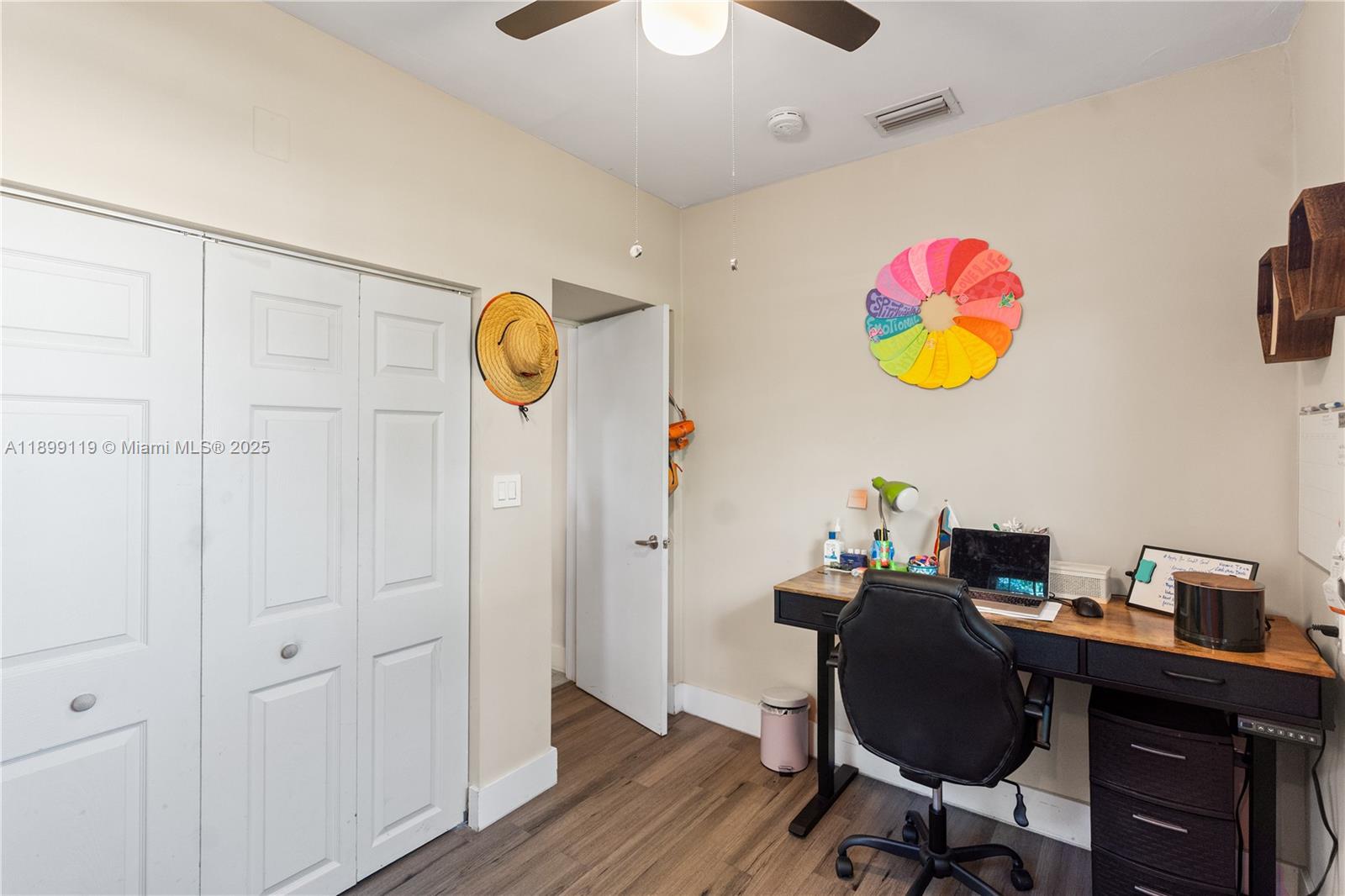 HOLLYWOOD PARK - Residential