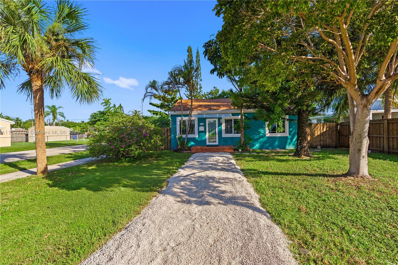 HOLLYWOOD PARK - Residential