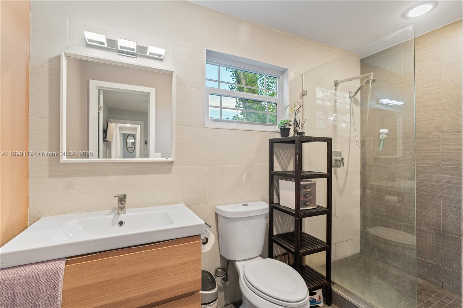 HOLLYWOOD PARK - Residential