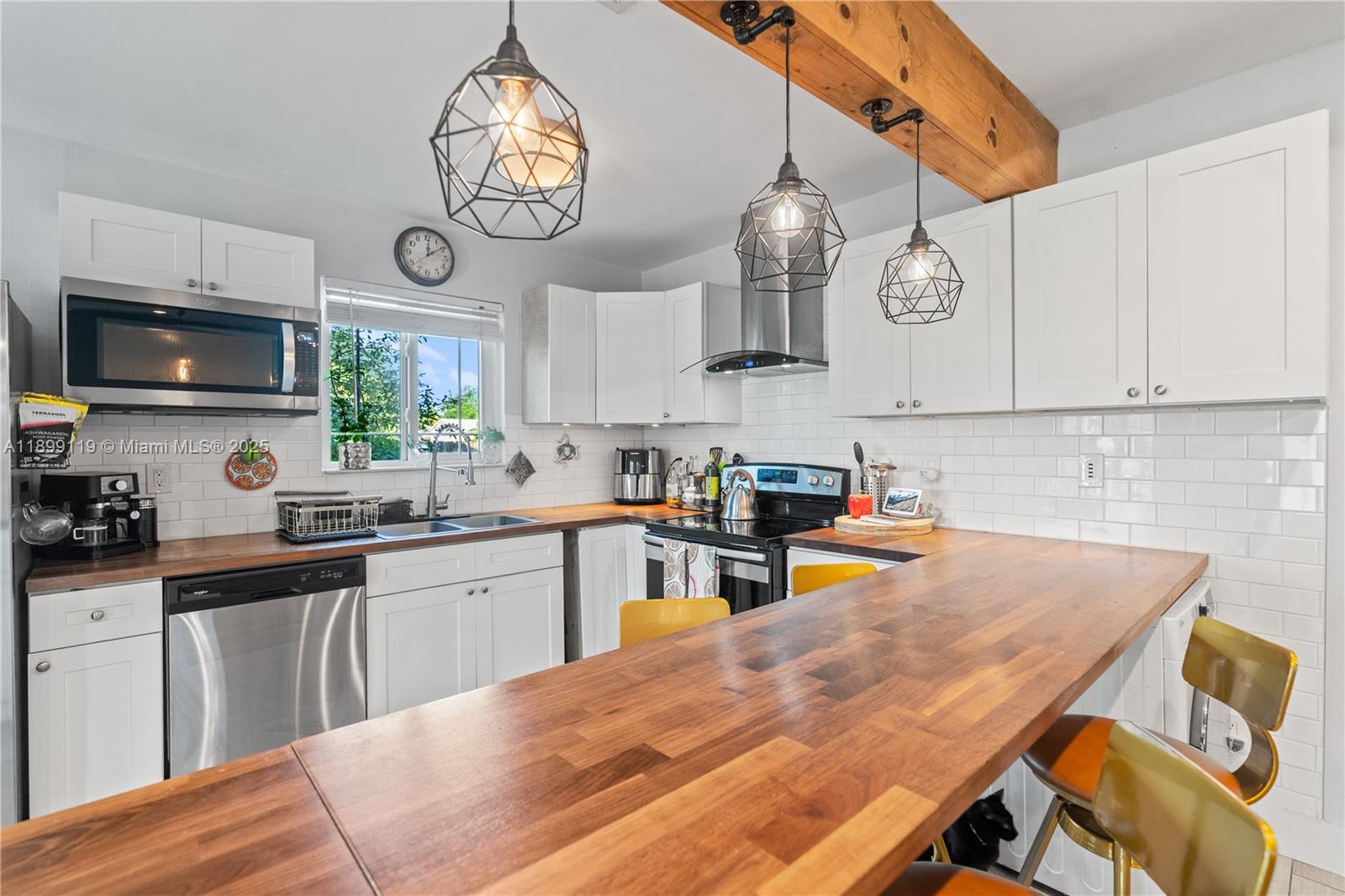 HOLLYWOOD PARK - Residential