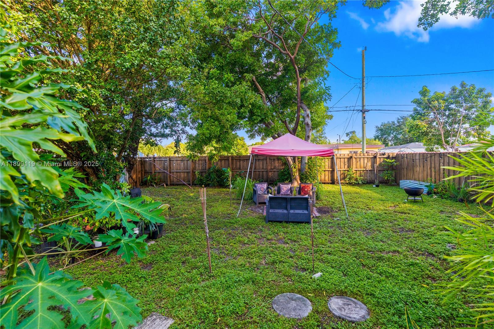 HOLLYWOOD PARK - Residential
