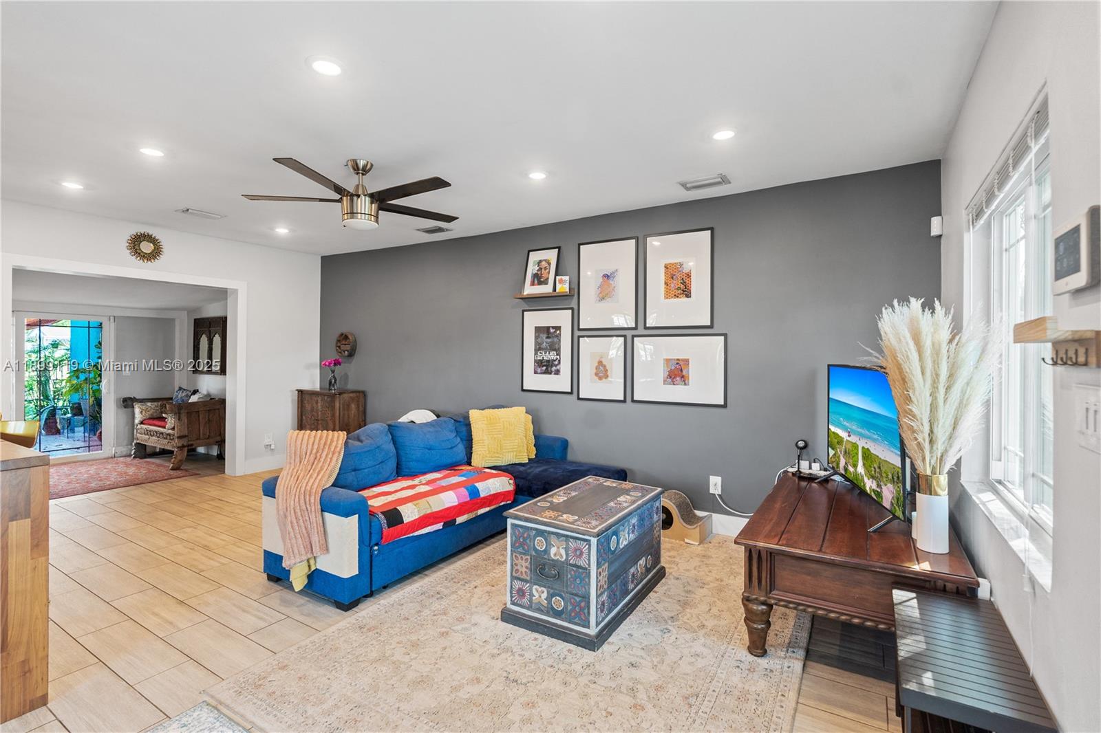HOLLYWOOD PARK - Residential