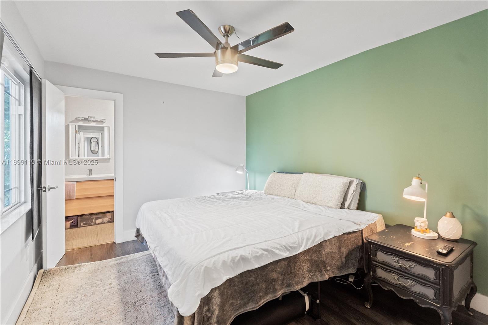 HOLLYWOOD PARK - Residential