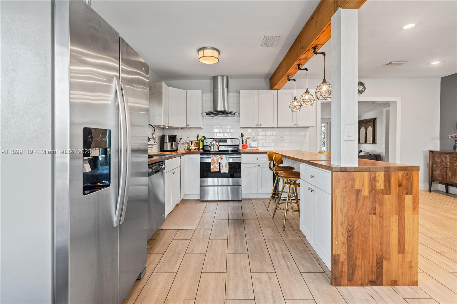 HOLLYWOOD PARK - Residential