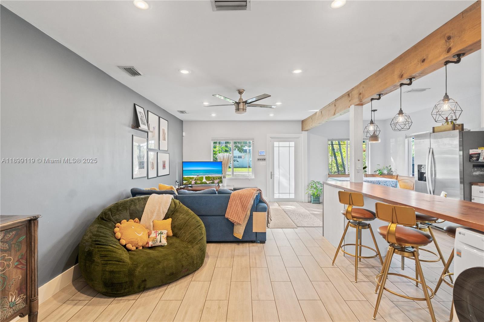 HOLLYWOOD PARK - Residential