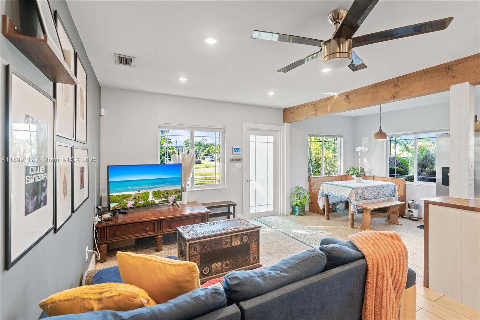 HOLLYWOOD PARK - Residential