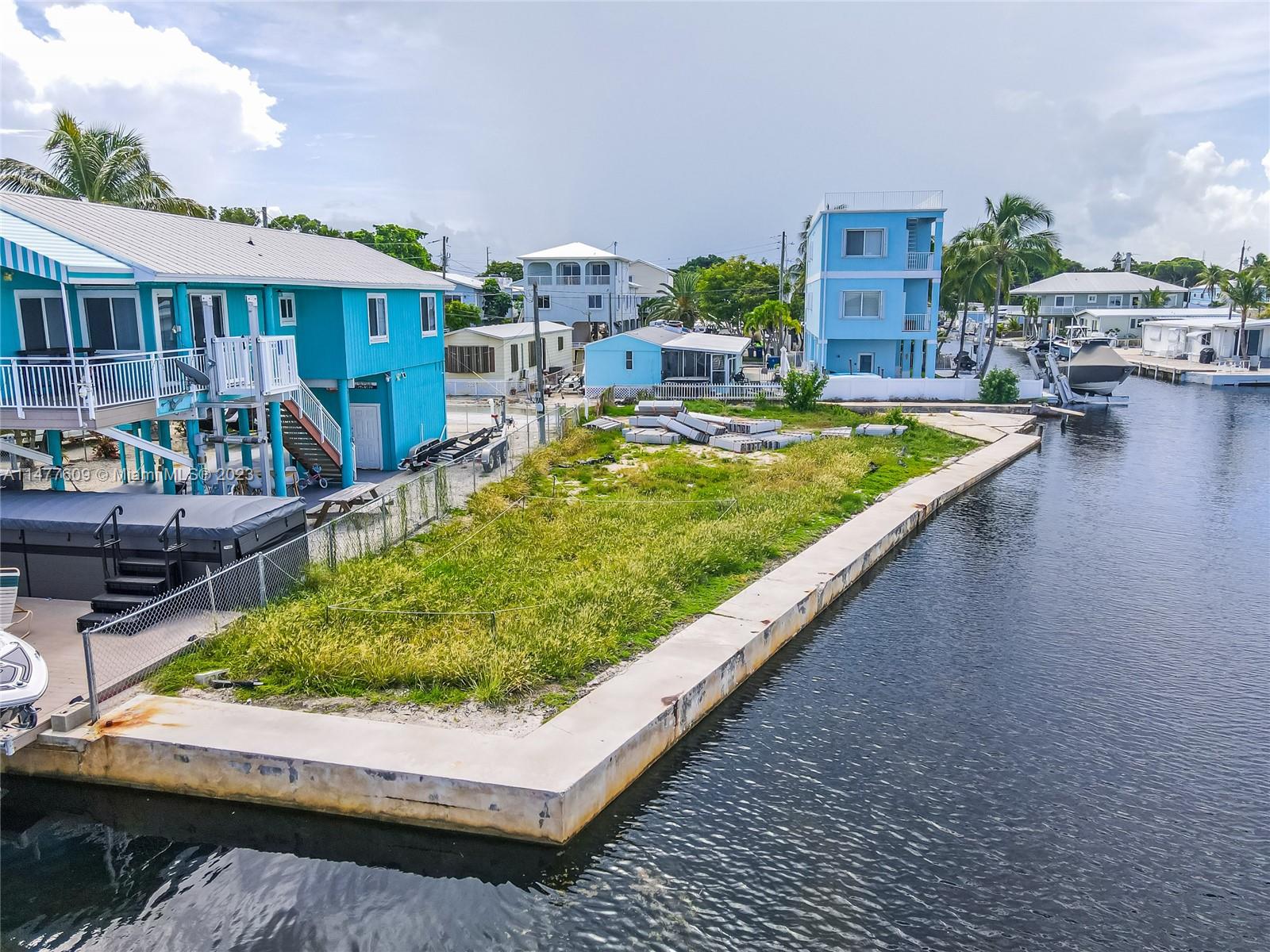 KEY LARGO TRAILER VILLAGE - Land
