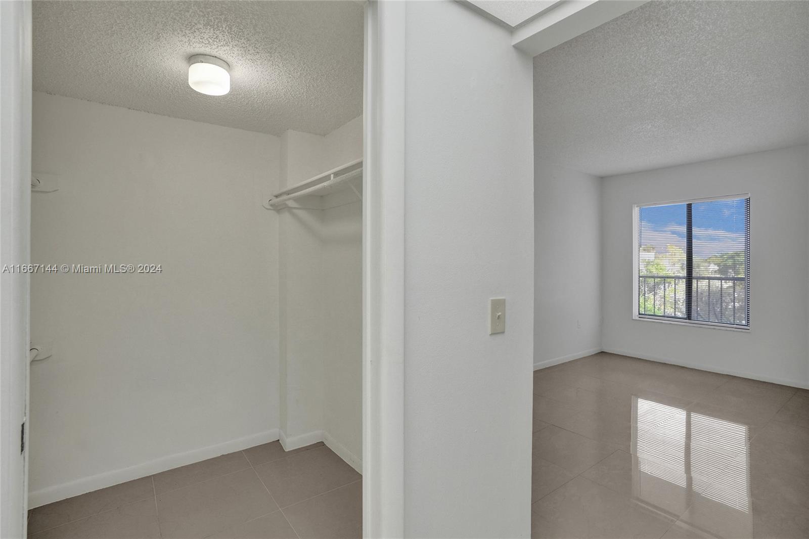 Miami, Florida 33173, United States, 1 Bedroom Bedrooms, ,2 BathroomsBathrooms,Residential,Pending,40962