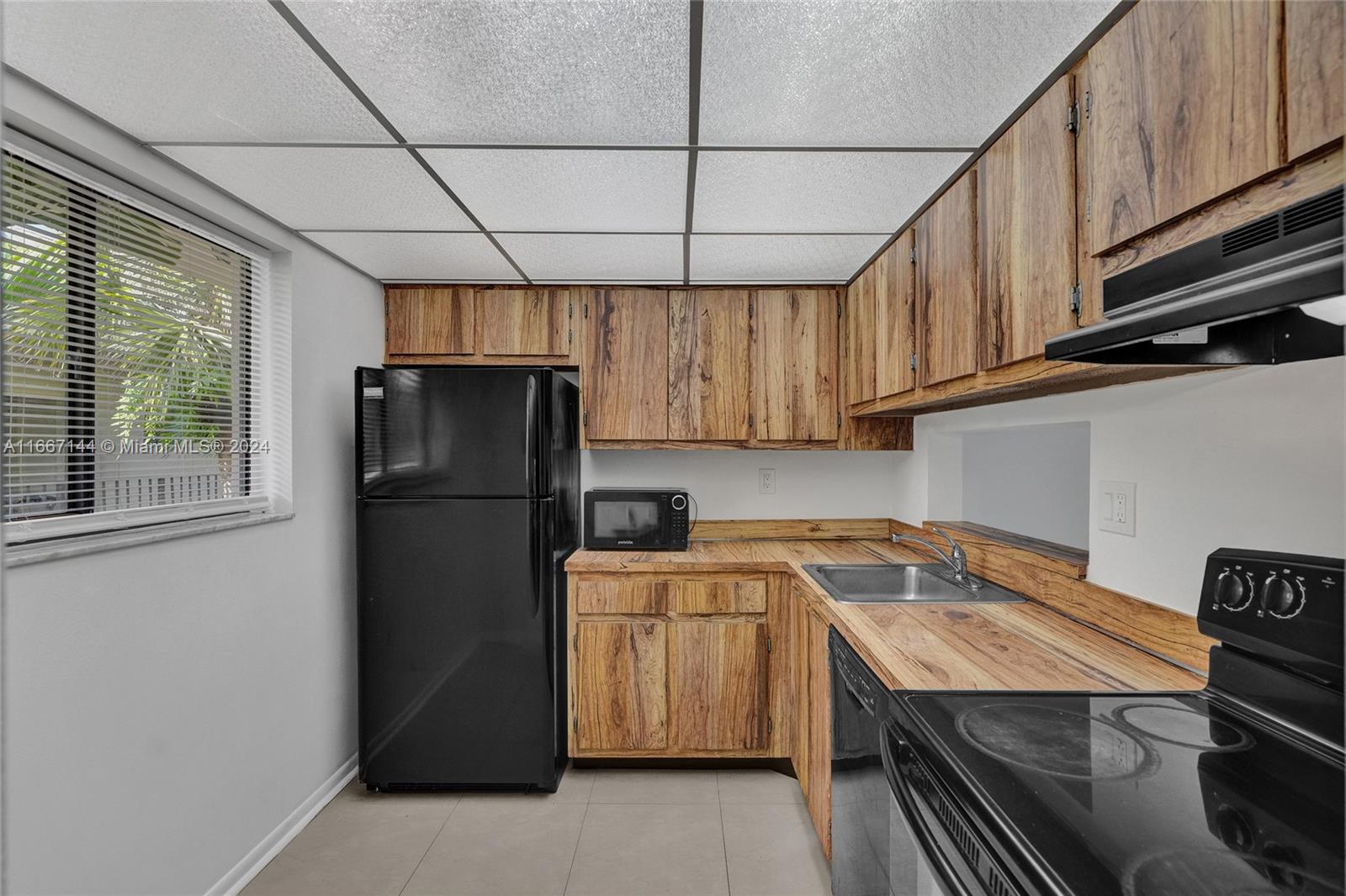 Miami, Florida 33173, United States, 1 Bedroom Bedrooms, ,2 BathroomsBathrooms,Residential,Pending,40962