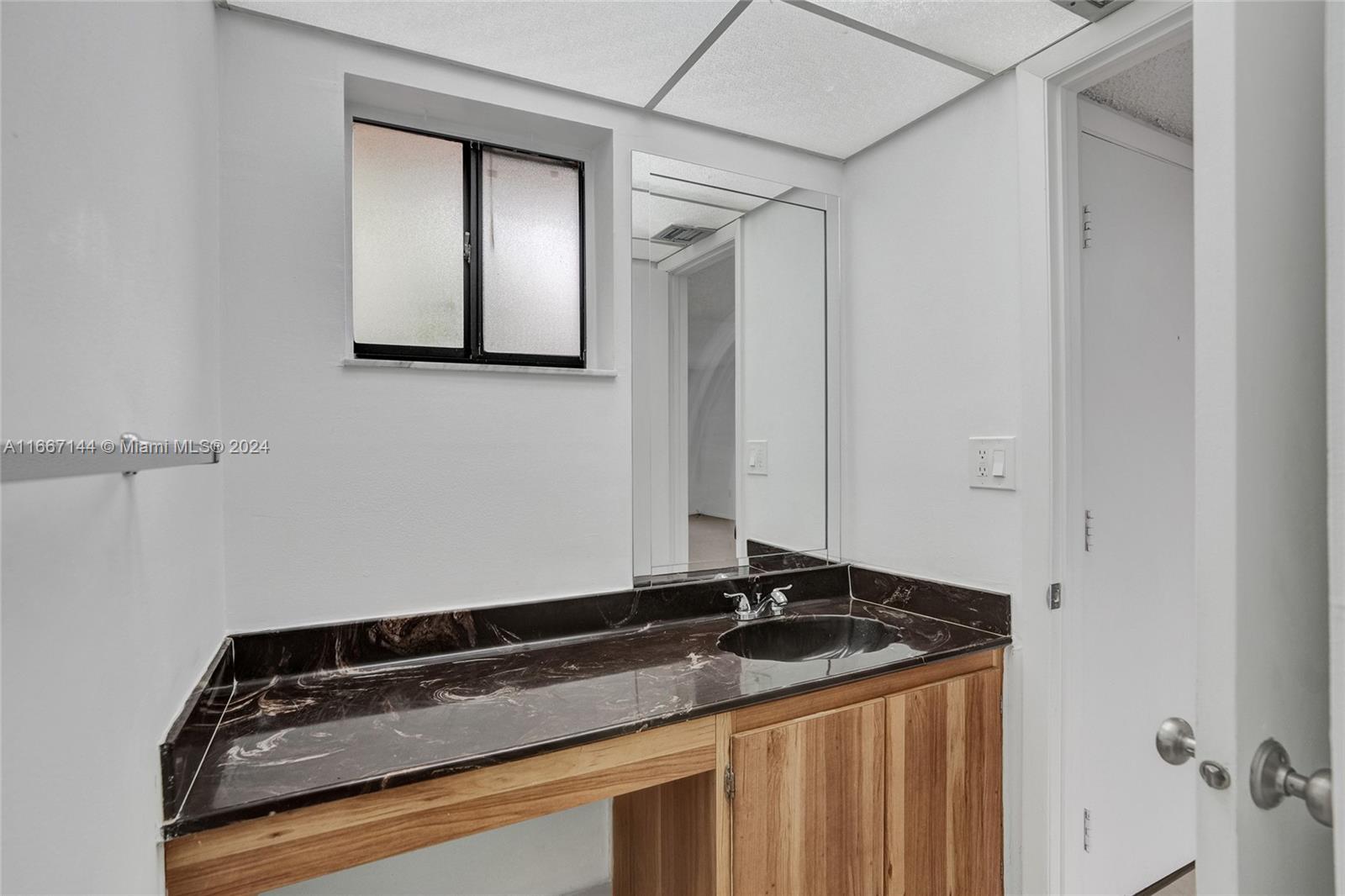 Miami, Florida 33173, United States, 1 Bedroom Bedrooms, ,2 BathroomsBathrooms,Residential,Pending,40962