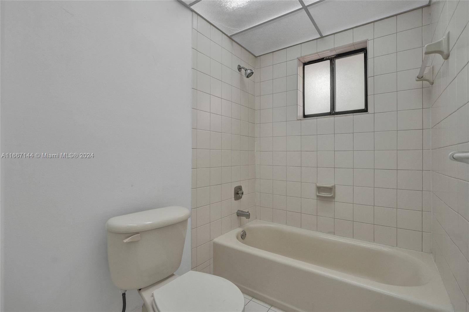 Miami, Florida 33173, United States, 1 Bedroom Bedrooms, ,2 BathroomsBathrooms,Residential,Pending,40962