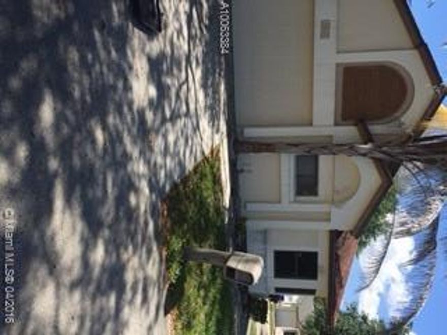 Affordable 3/2.  Tenant occupied.  Must have 60 days notice to vacate.  Not a short sale. New roof in the last 7 years, new A/C, new hot water heater, newer appliances.  Exterior just pressured washed & minor repairs completed,  Yard recently cleared of debris.  Open floor plan, large master bedroom.