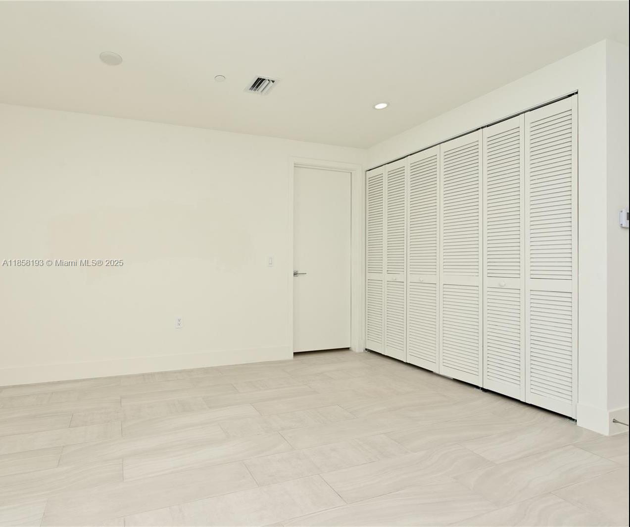 2000 Metropica Way 2206