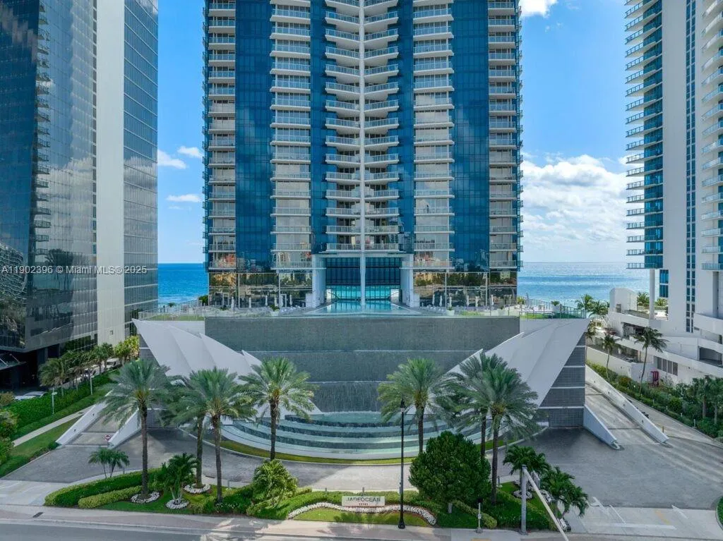 Sunny Isles Beach, Florida 33160, United States, 6 Bedrooms Bedrooms, ,8 BathroomsBathrooms,Residential,Active,234505