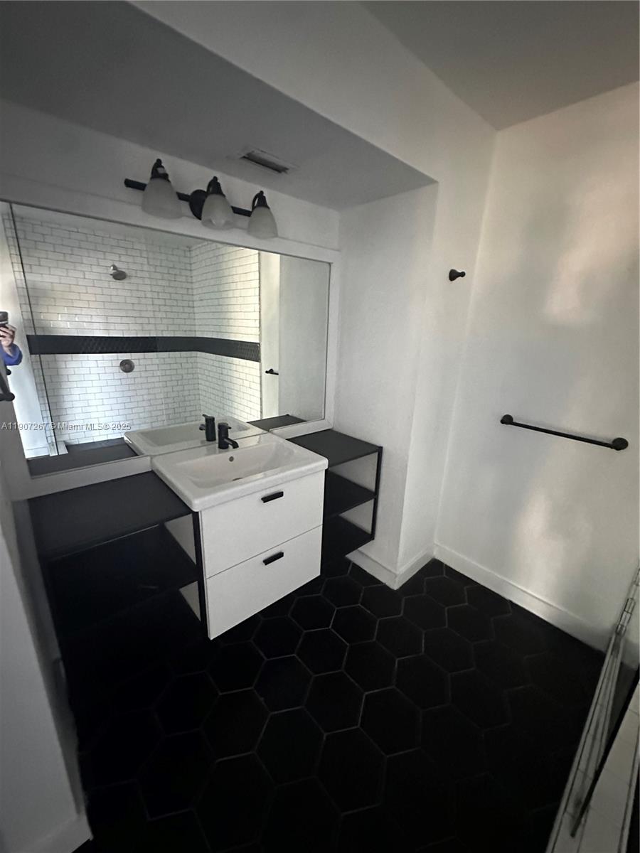 SNAPPER VILLAGE CONDO PHA - Residential Lease