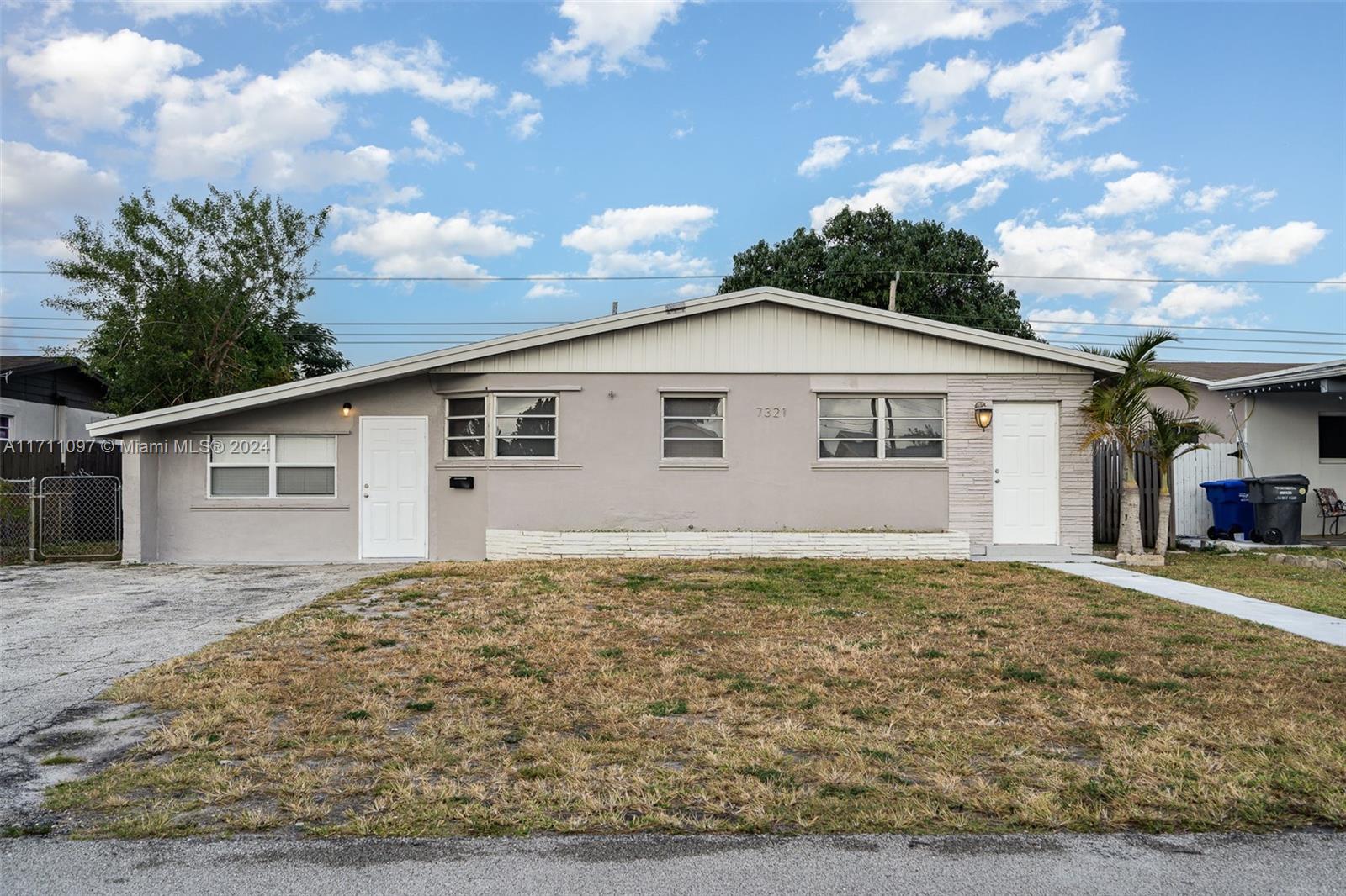 7321 Branch St, Hollywood, Broward County, Florida - 3 Bedrooms  
2 Bathrooms - 