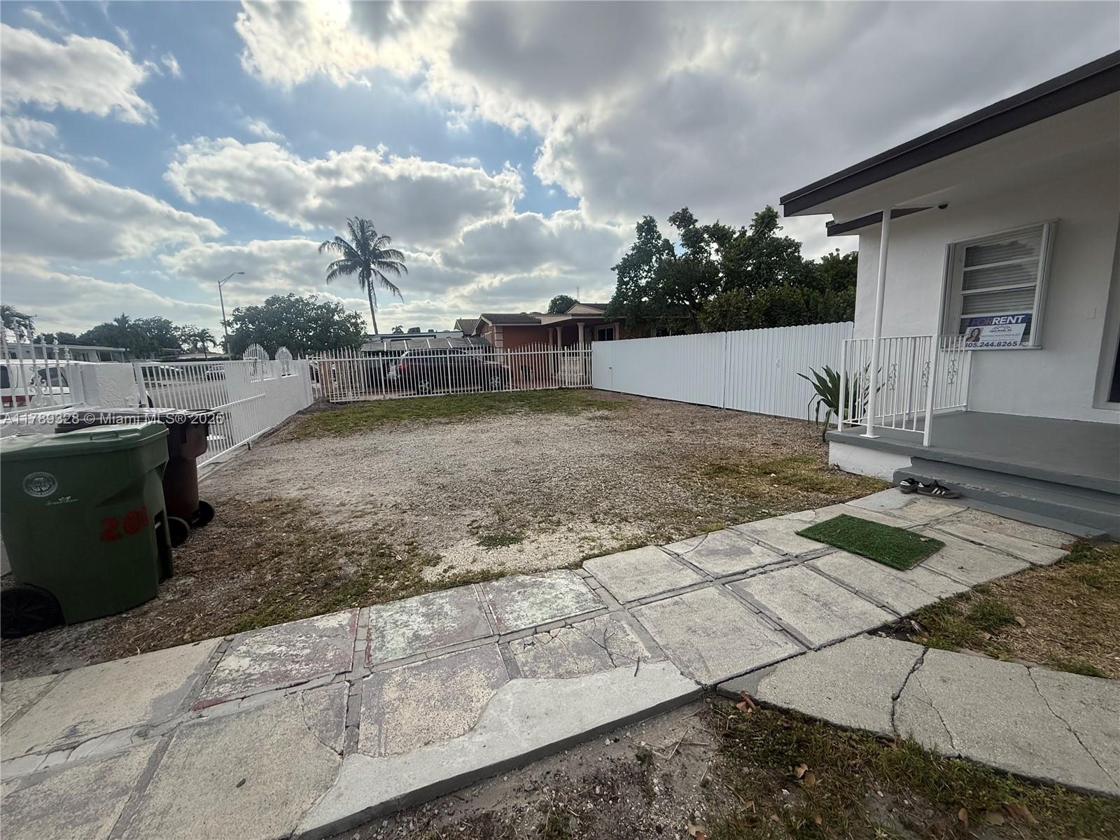 201 W 18th St 0