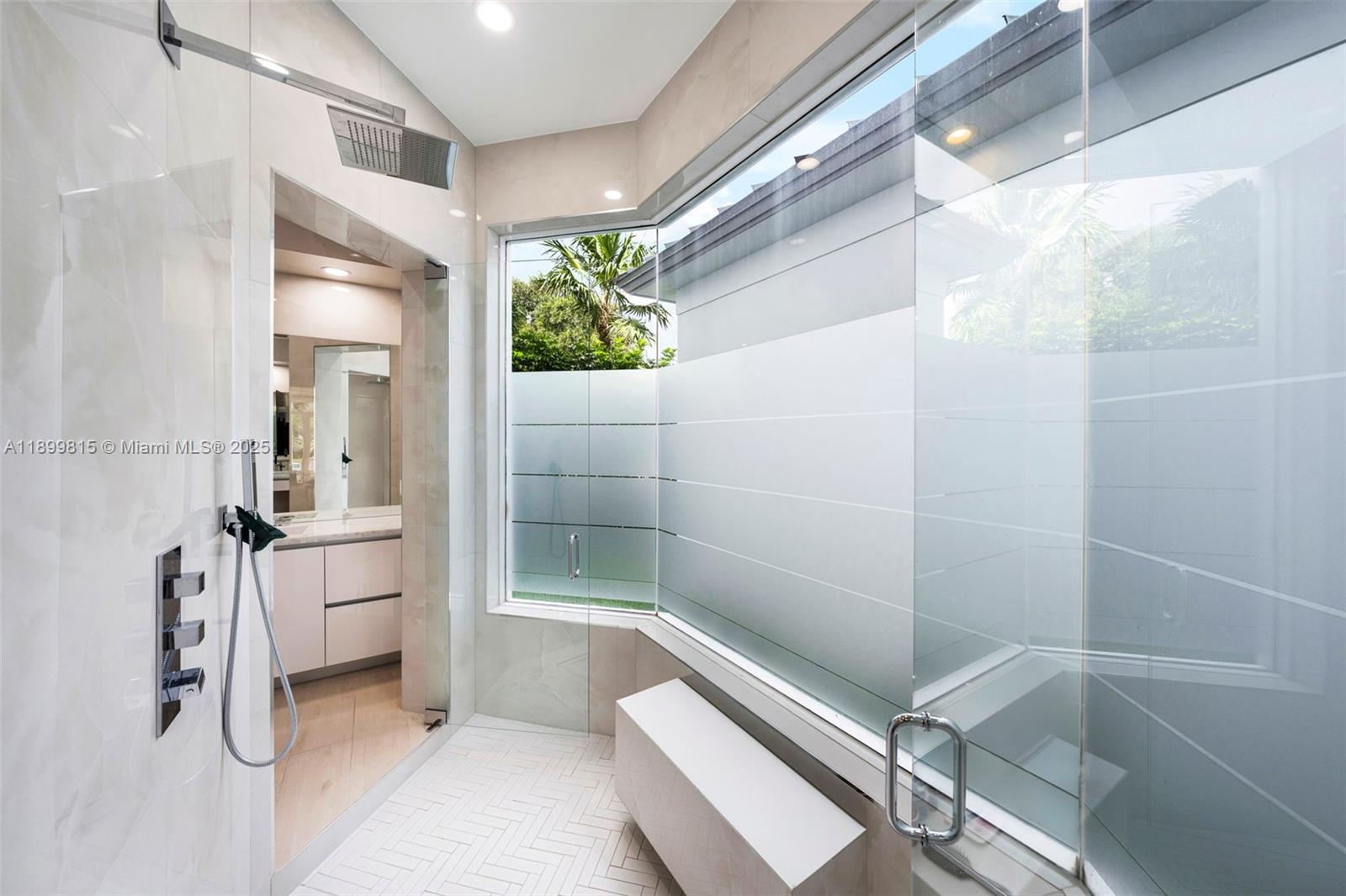 CORAL RIDGE COUNTRY CLUB - Residential