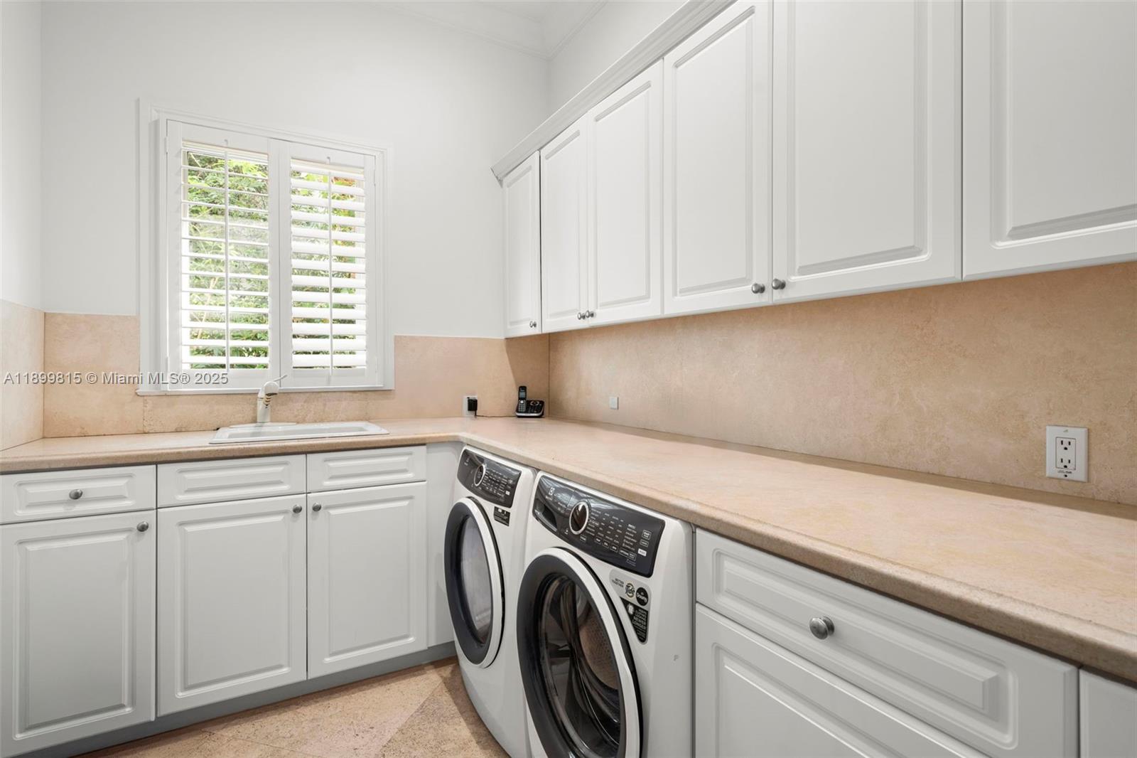 CORAL RIDGE COUNTRY CLUB - Residential