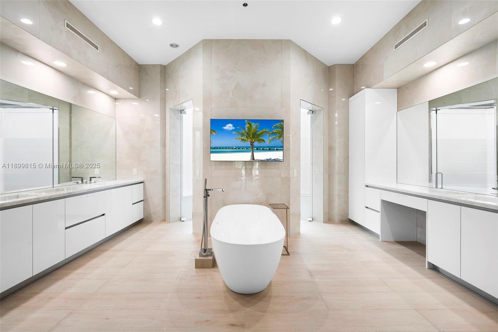 CORAL RIDGE COUNTRY CLUB - Residential