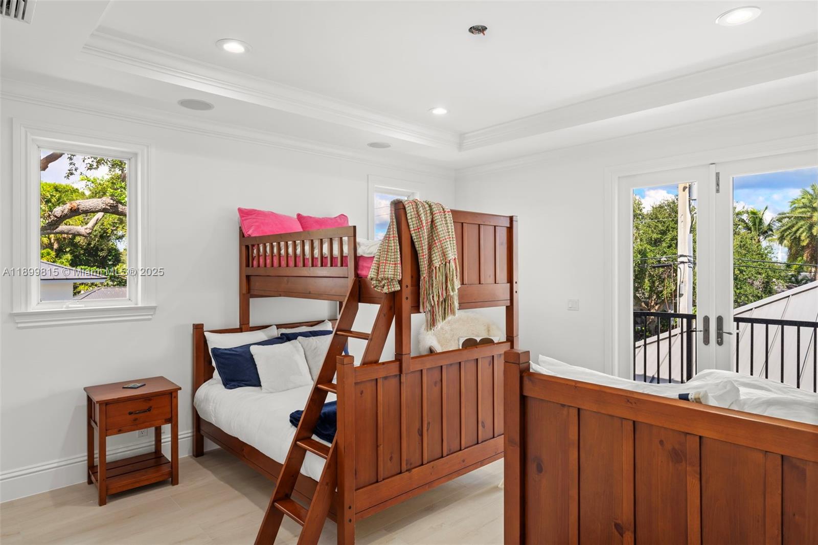 CORAL RIDGE COUNTRY CLUB - Residential