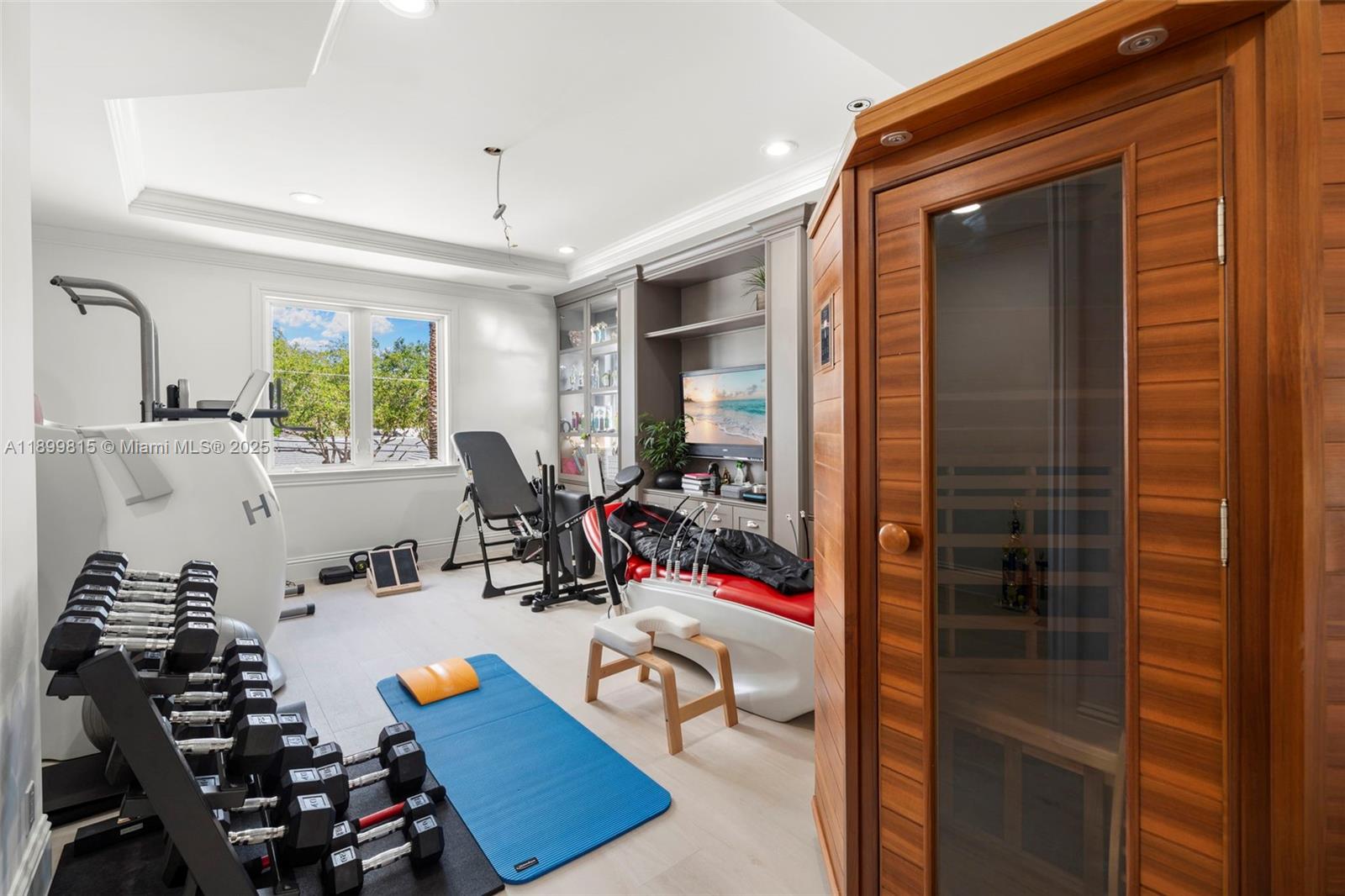 CORAL RIDGE COUNTRY CLUB - Residential