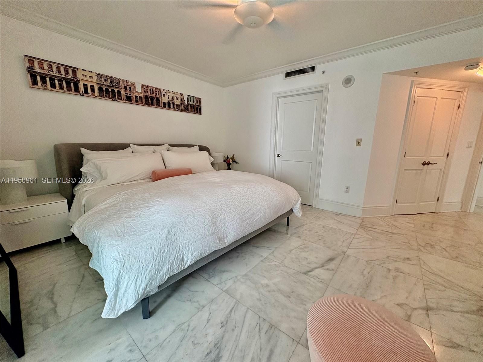 1800 CLUB CONDO - Residential