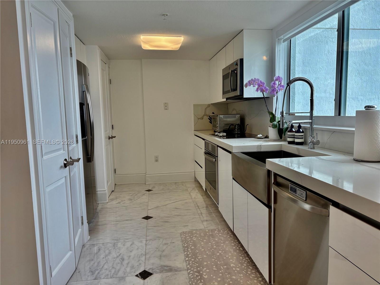 1800 CLUB CONDO - Residential