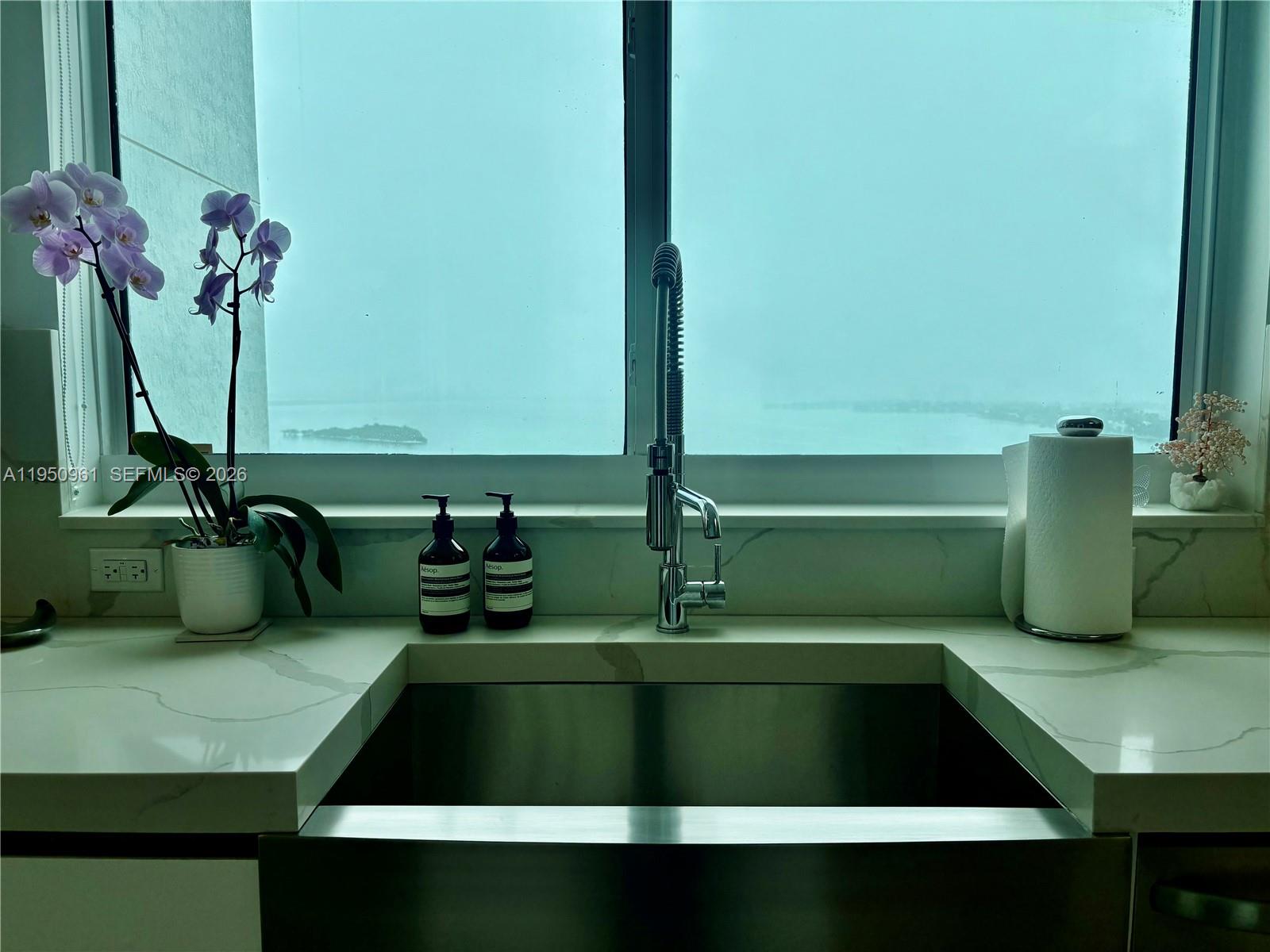 1800 CLUB CONDO - Residential