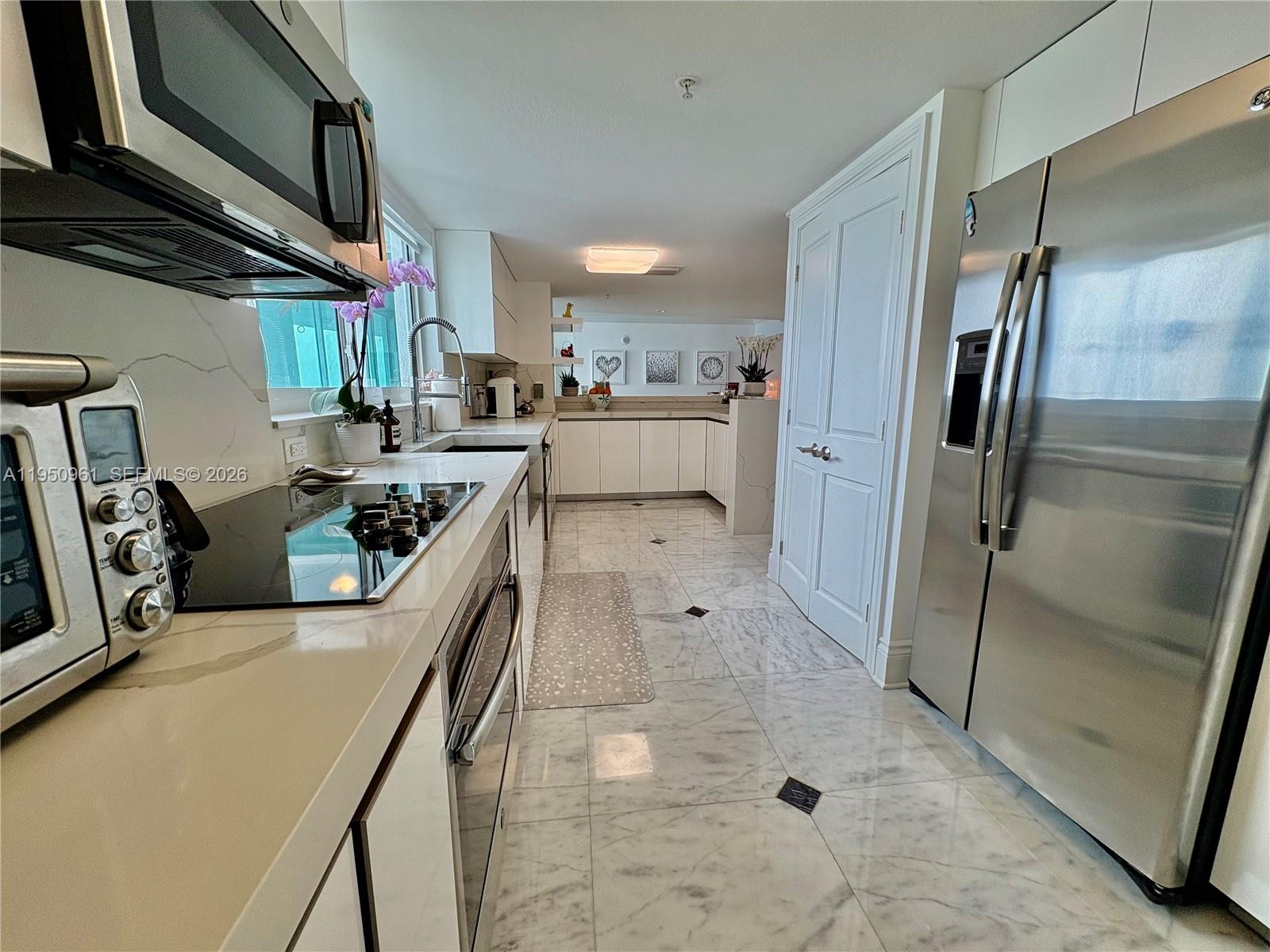 1800 CLUB CONDO - Residential