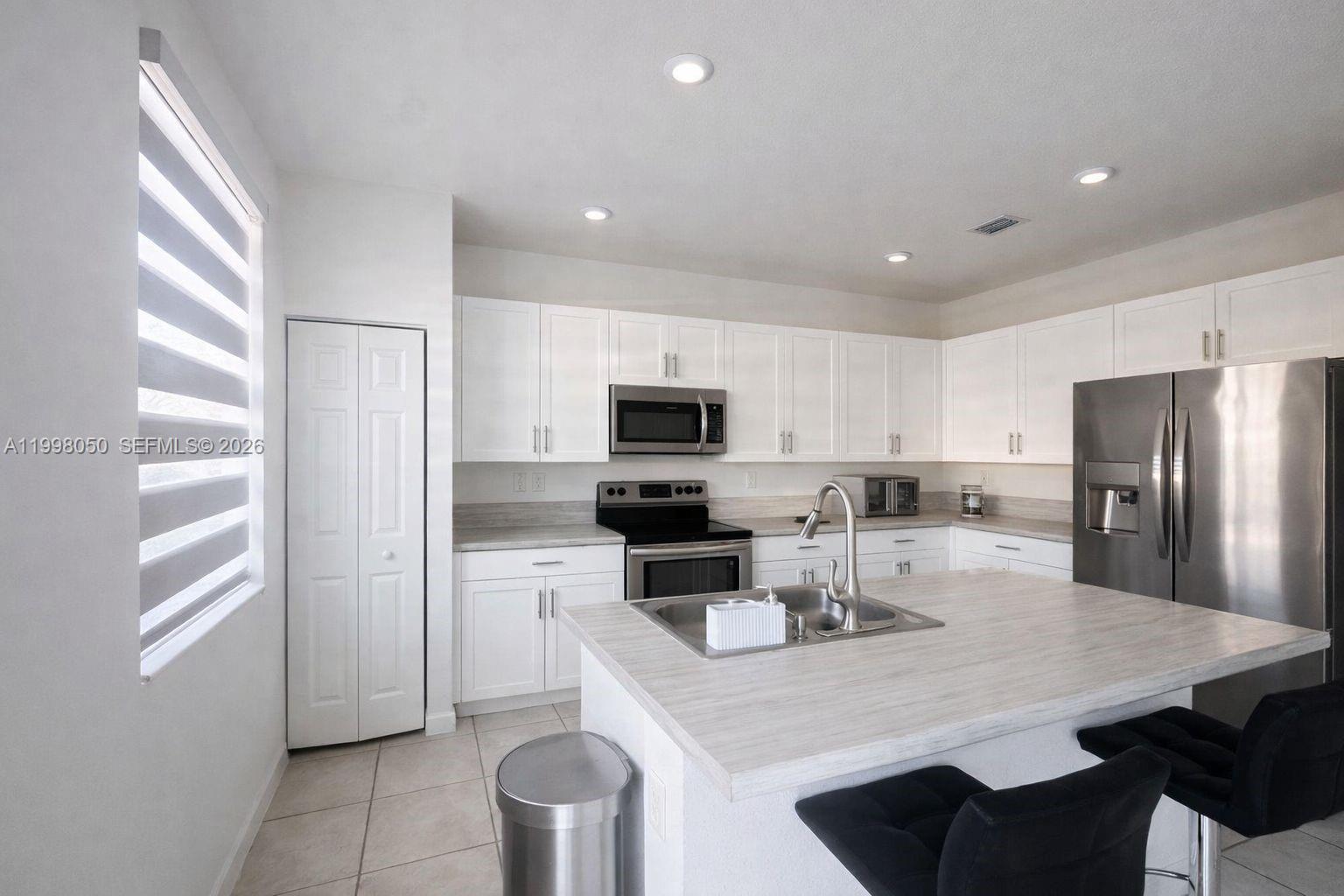 D & B SUBDIVISION - Residential Lease