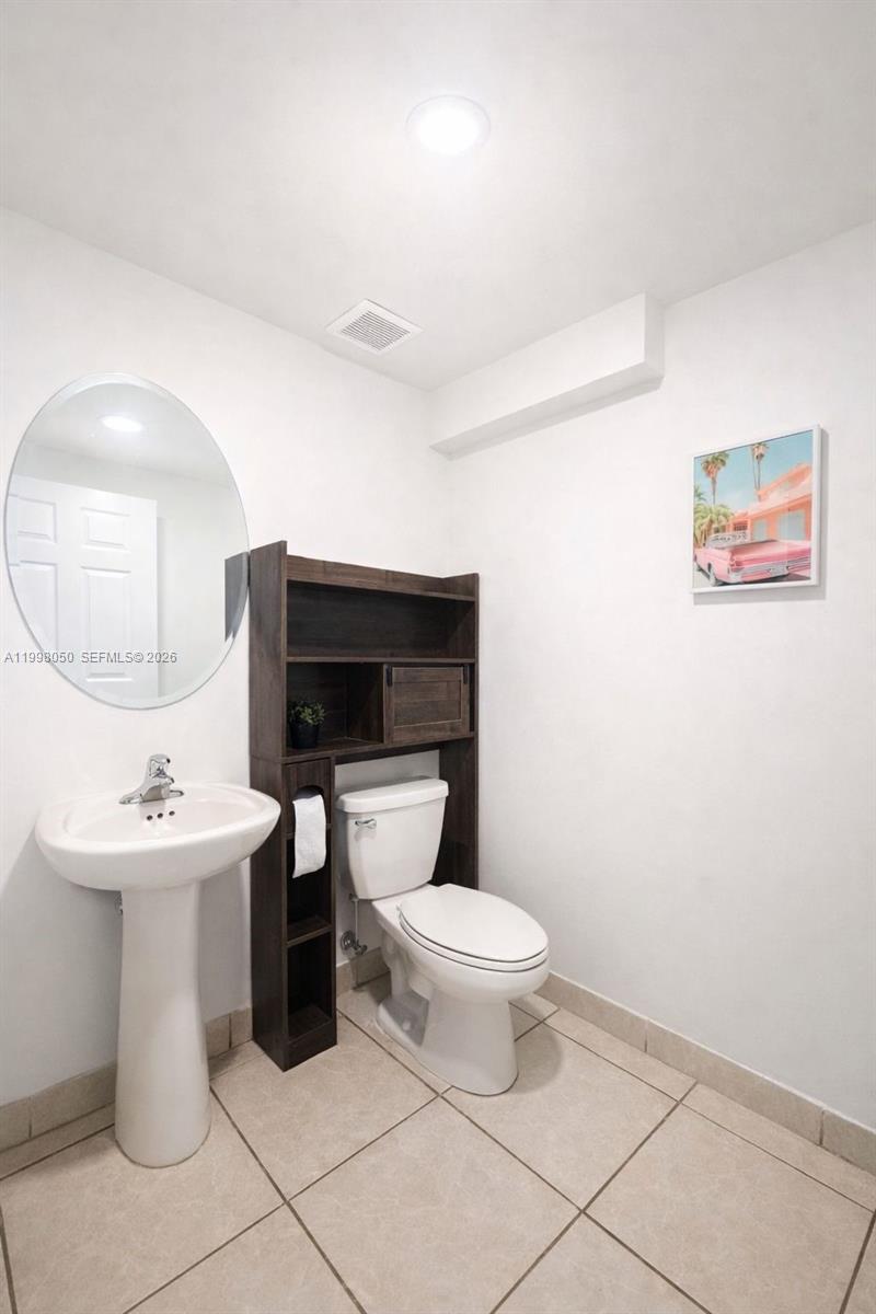 D & B SUBDIVISION - Residential Lease