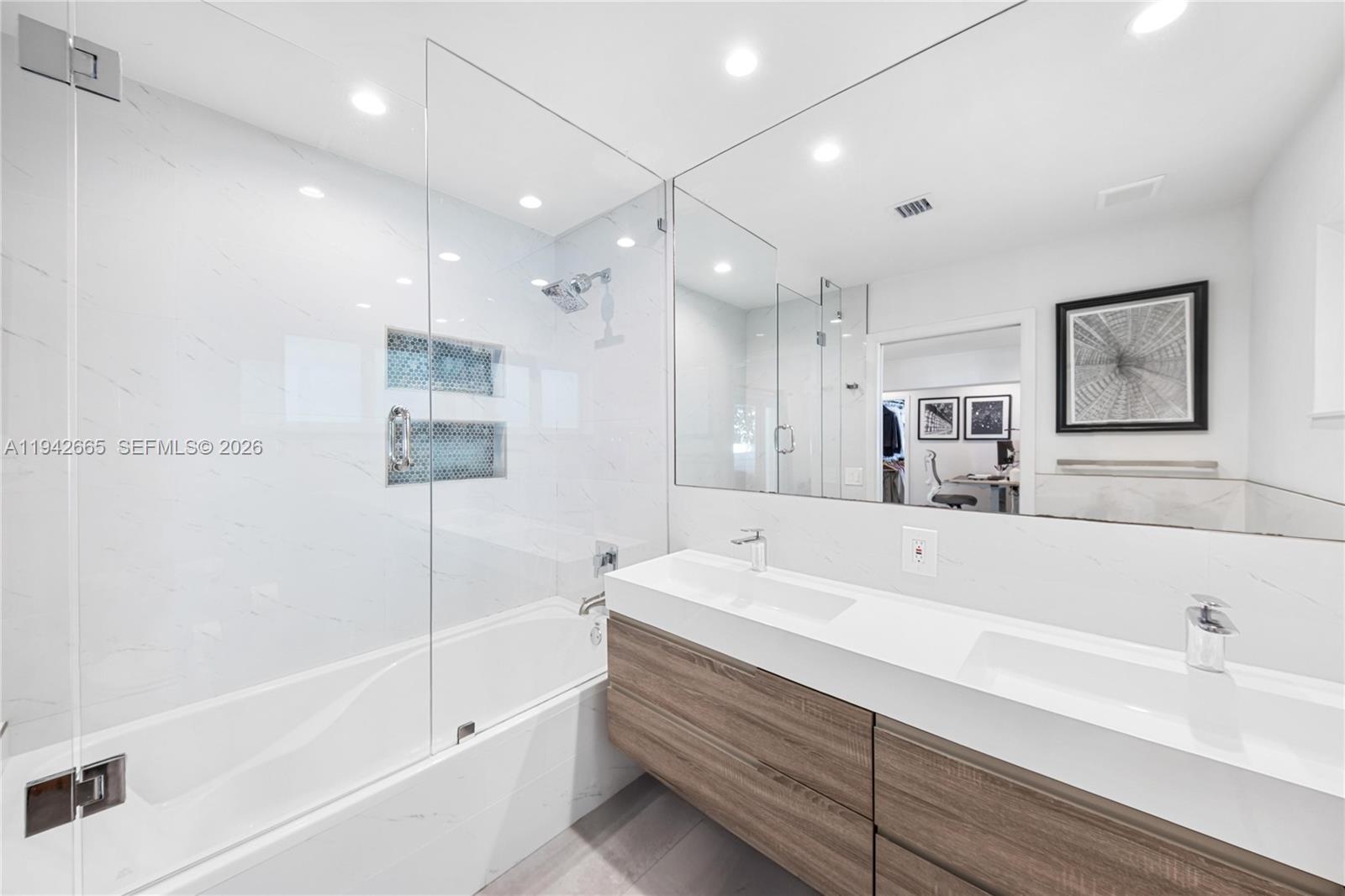 BAYSHORE UNIT NO 2 - Residential