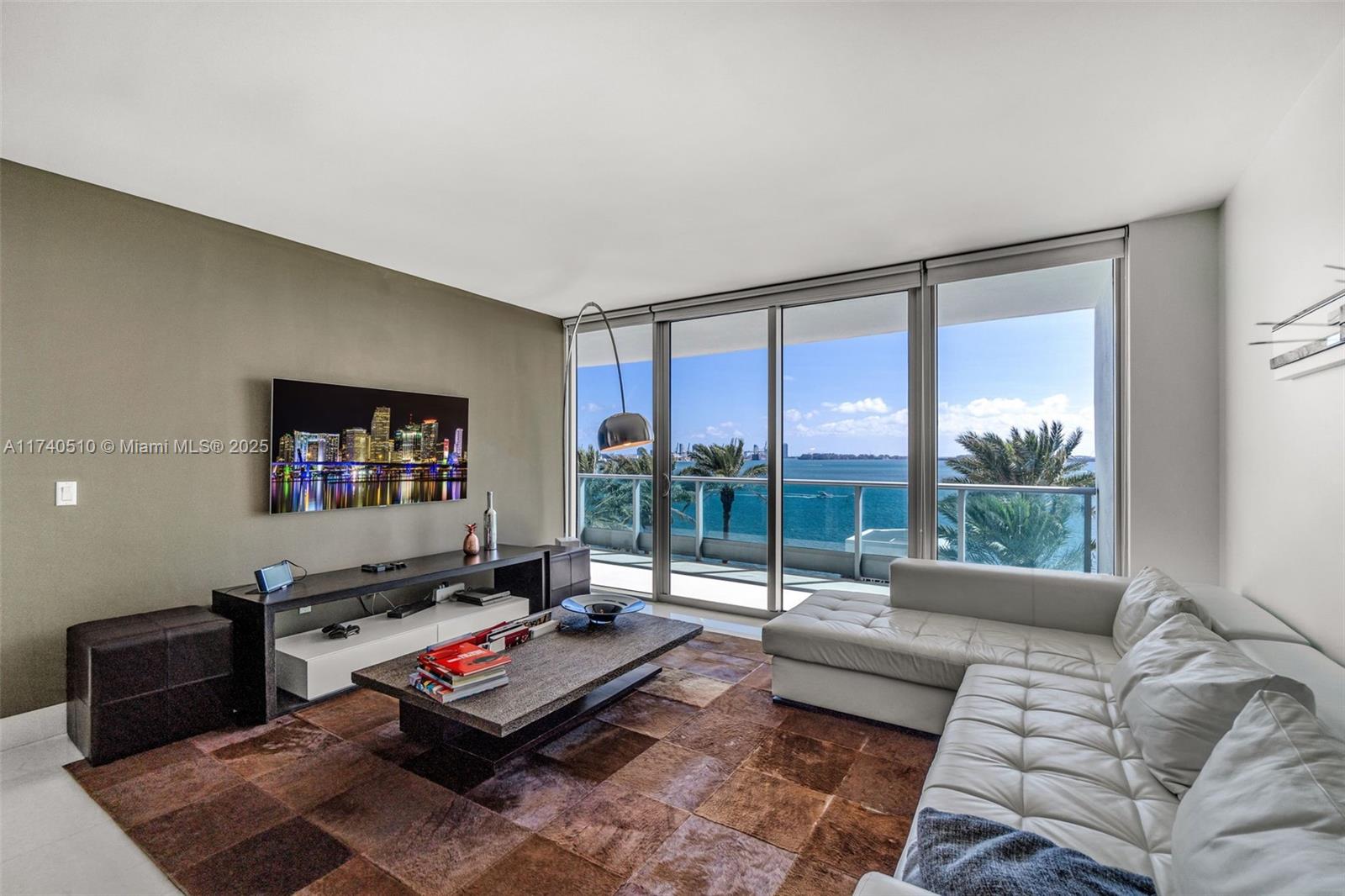 1331 Brickell Bay Dr 1007, Miami, Broward County, Florida - 1 Bedrooms  
2 Bathrooms - 