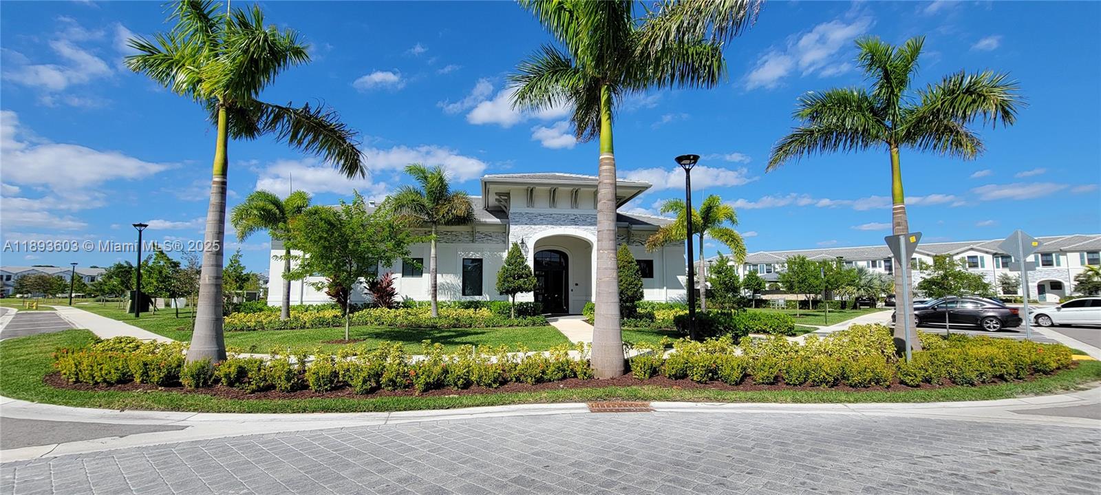 PINE ISLE - Residential
