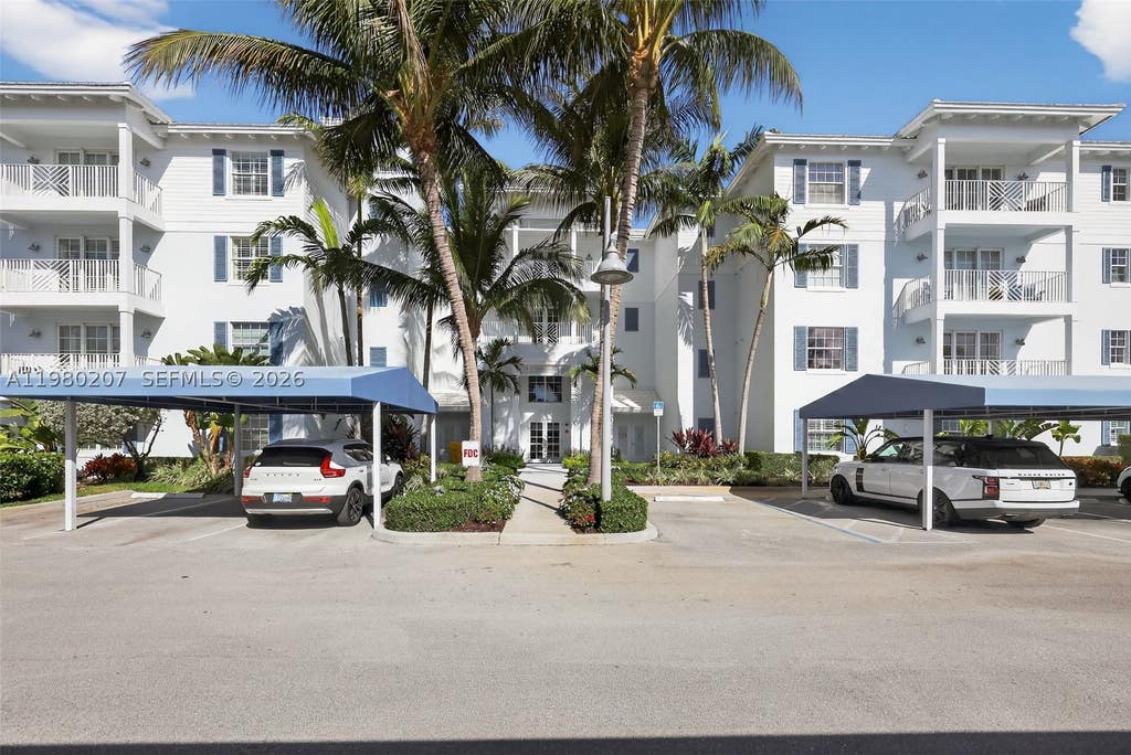 Photo of 915 S Bay Colony Dr S #S, Juno Beach, FL 33408 (MLS # A11980207)
