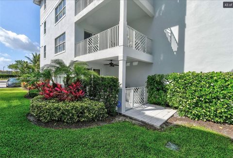 Photo of 915 S Bay Colony Dr S #S, Juno Beach, FL 33408 (MLS # A11980207)