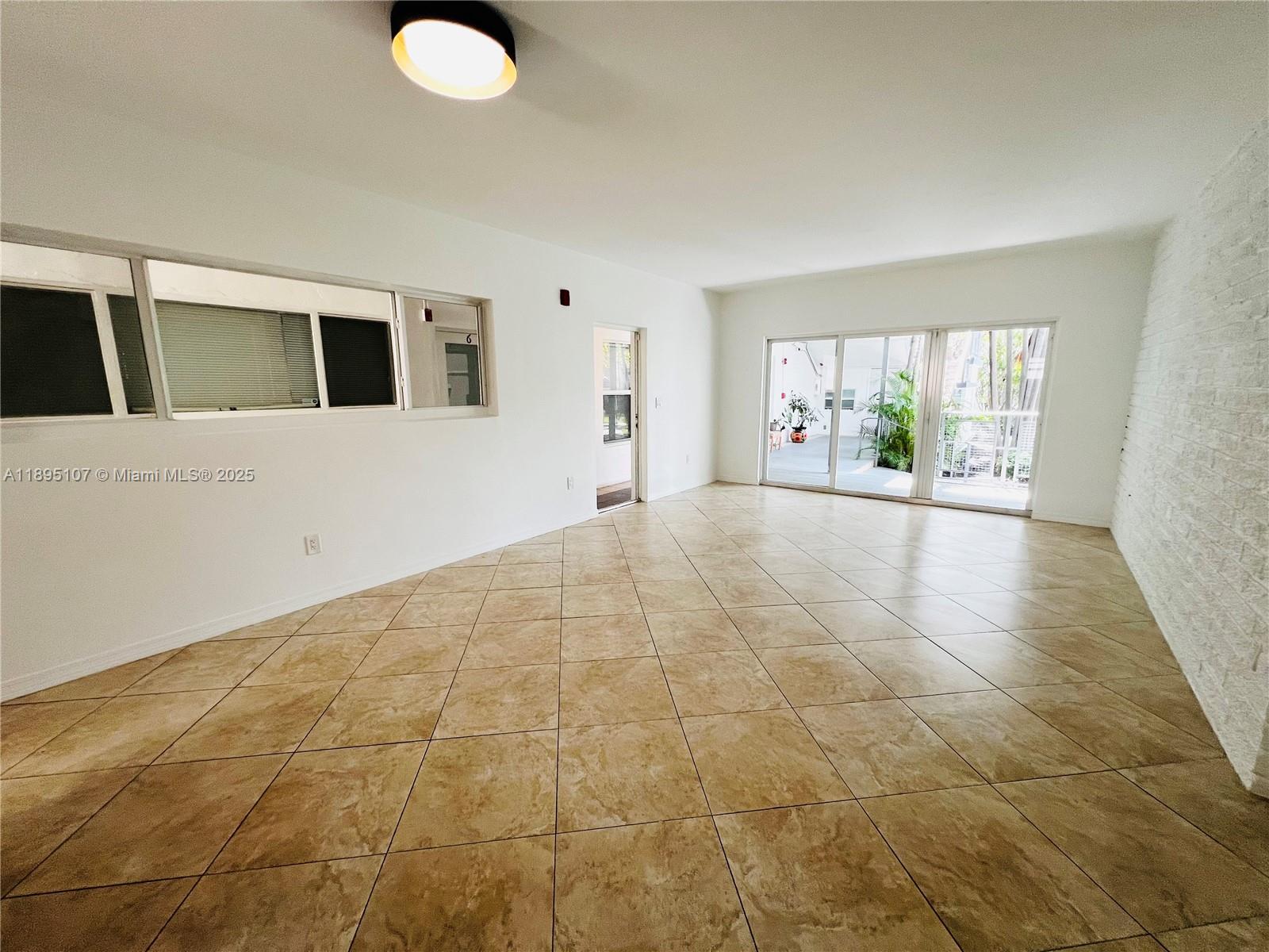 946 Bay Dr 5