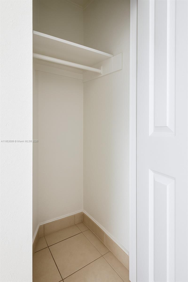 TOWN OF HIA 1ST ADDN AMD - Residential Lease