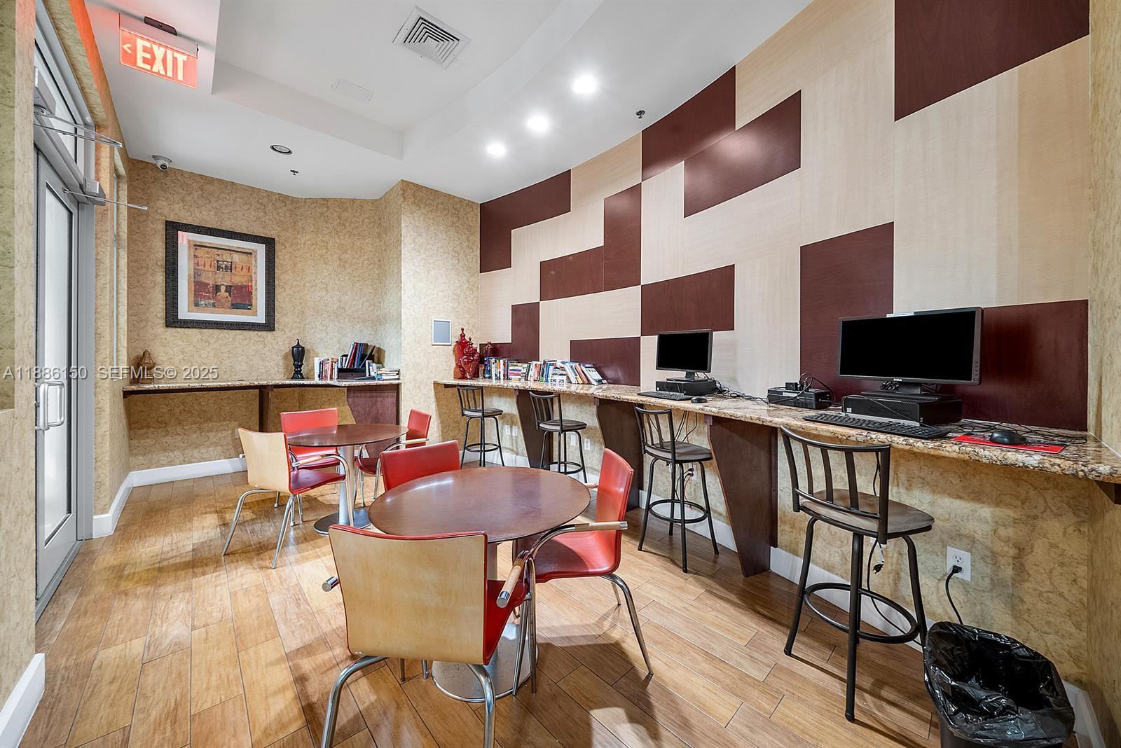 Radius Condo - Residential