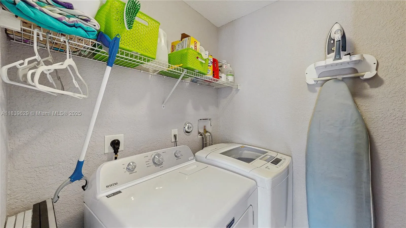 Coral Springs, Florida 33071, United States, 4 Bedrooms Bedrooms, ,3 BathroomsBathrooms,Residential,Active,171171