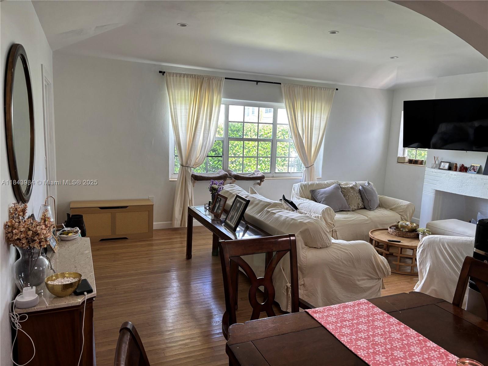 Spacious Private Gem in the Heart of North Beach!
This bright and airy 3-bedroom, 2-bath home is full of natural light and just a short walk to the beach. Enjoy the perfect blend of comfort and convenience, with water included in the rent. Located near shops, restaurants, and public transportation.