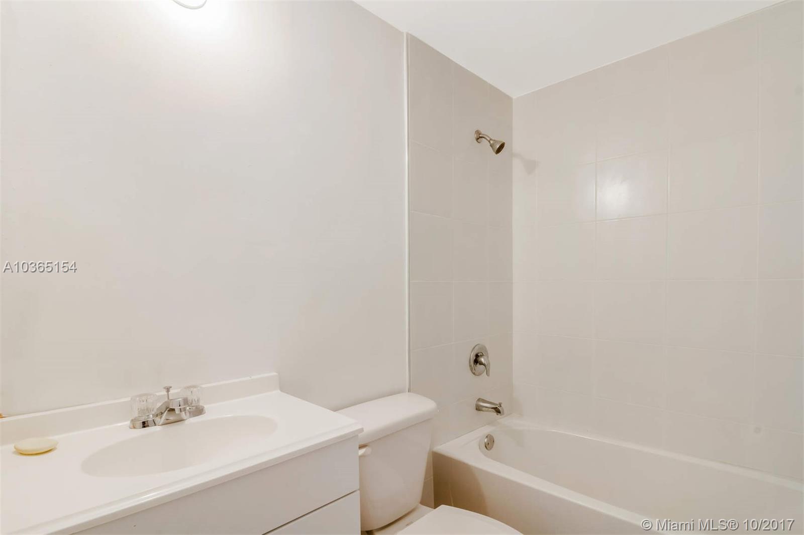 LAWRENCE EST LAND COS SUB - Residential Lease